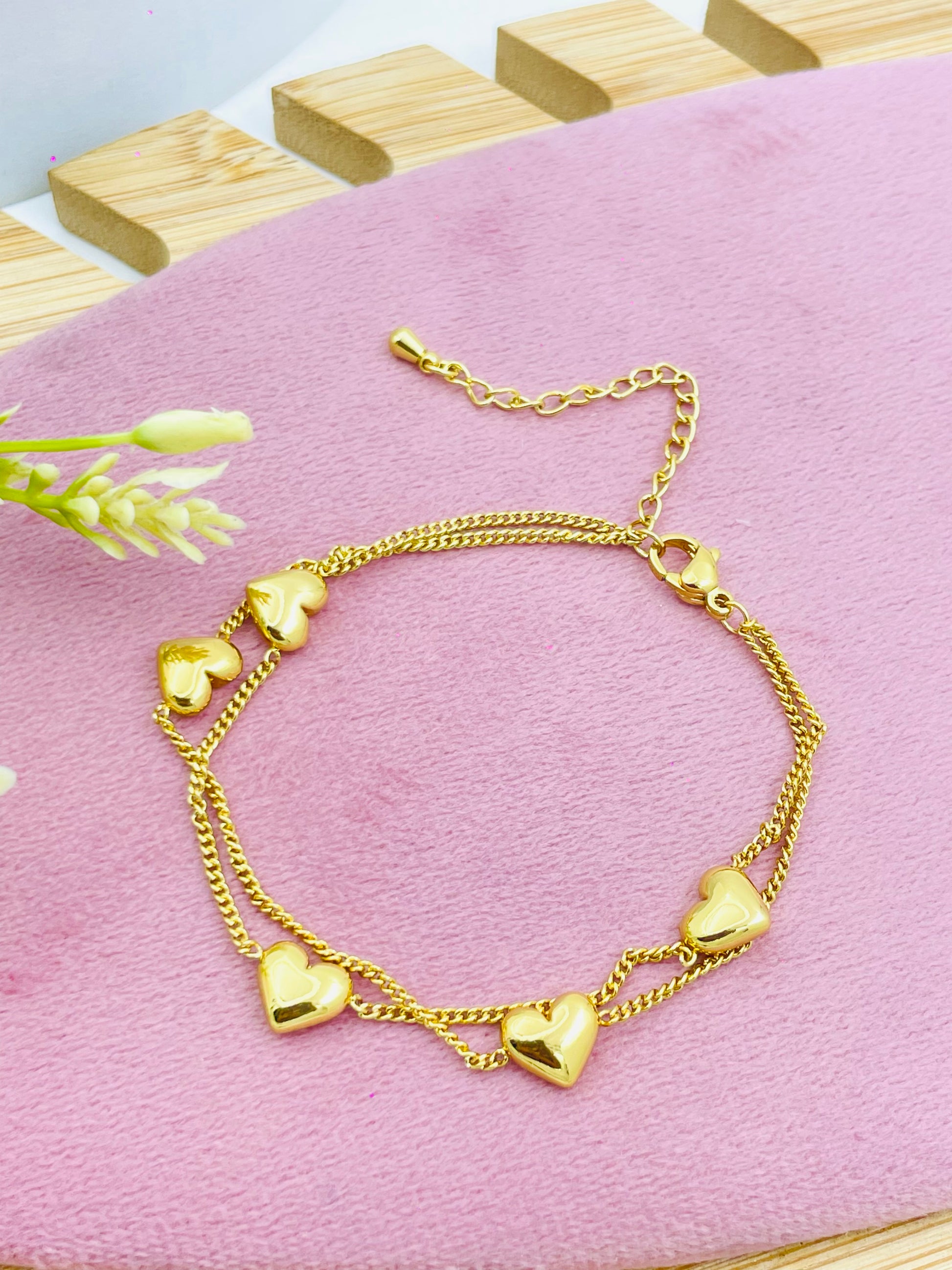 Elegant Gold Heart Charm Bracelet