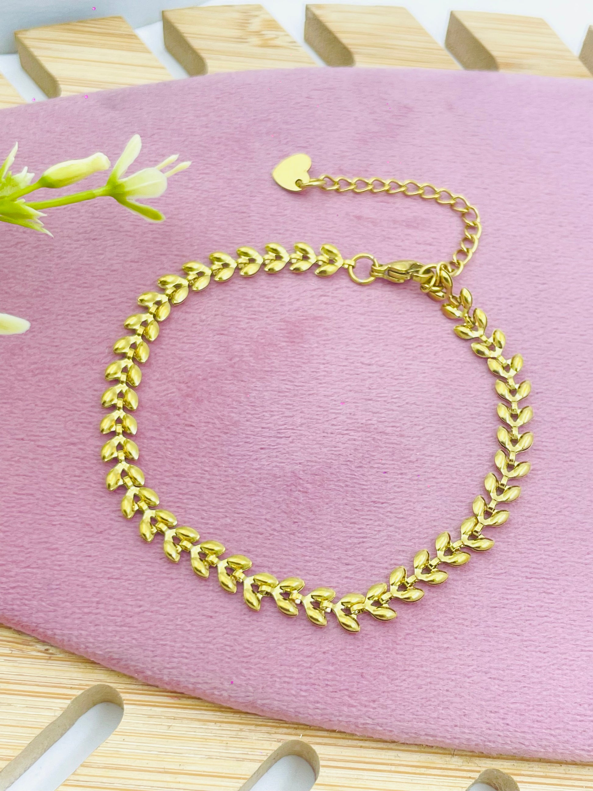 Elegant Gold Leaf Chain Bracelet for Women