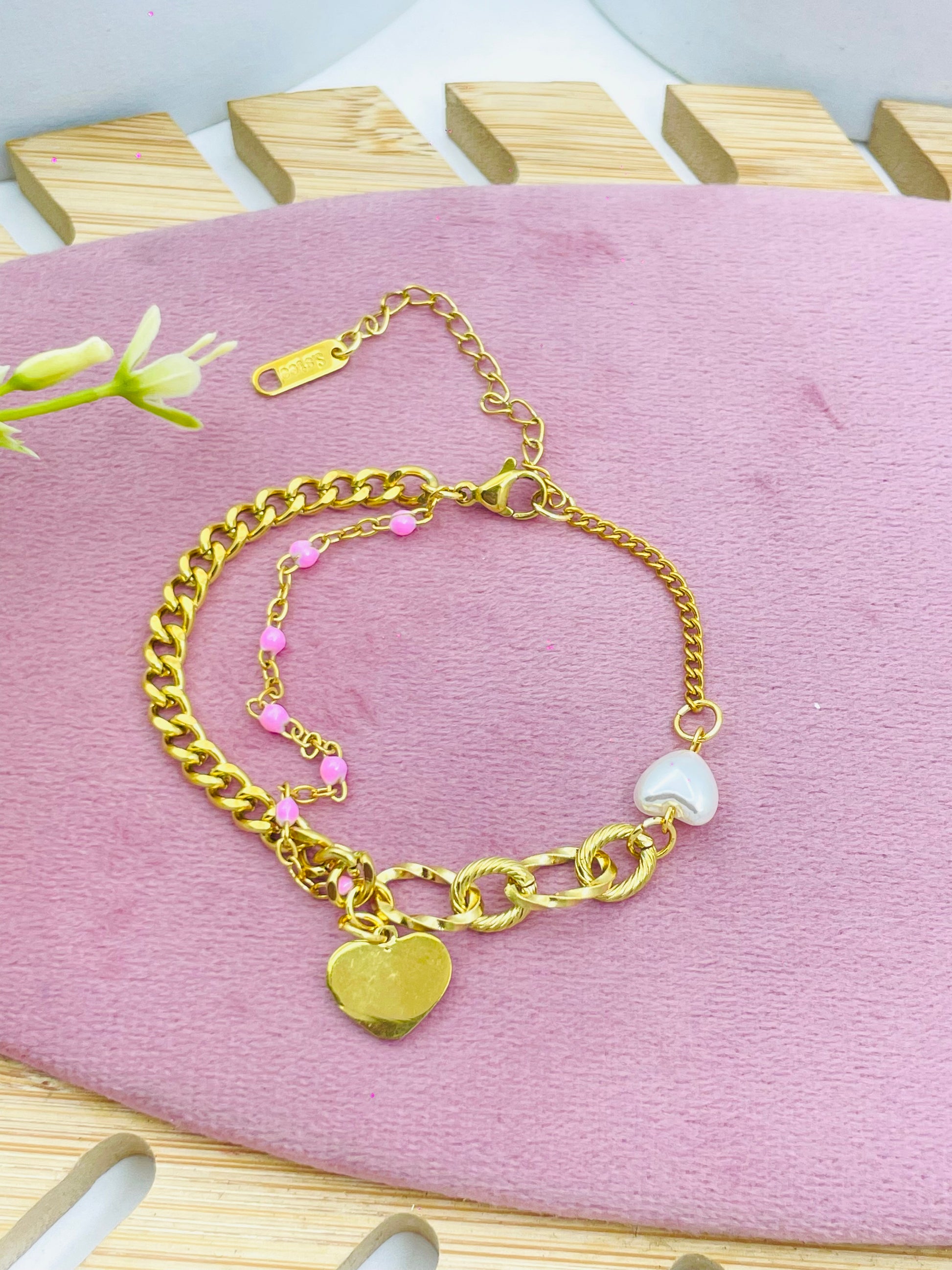Stylish Gold Heart Charm Bracelet with Pink Accents