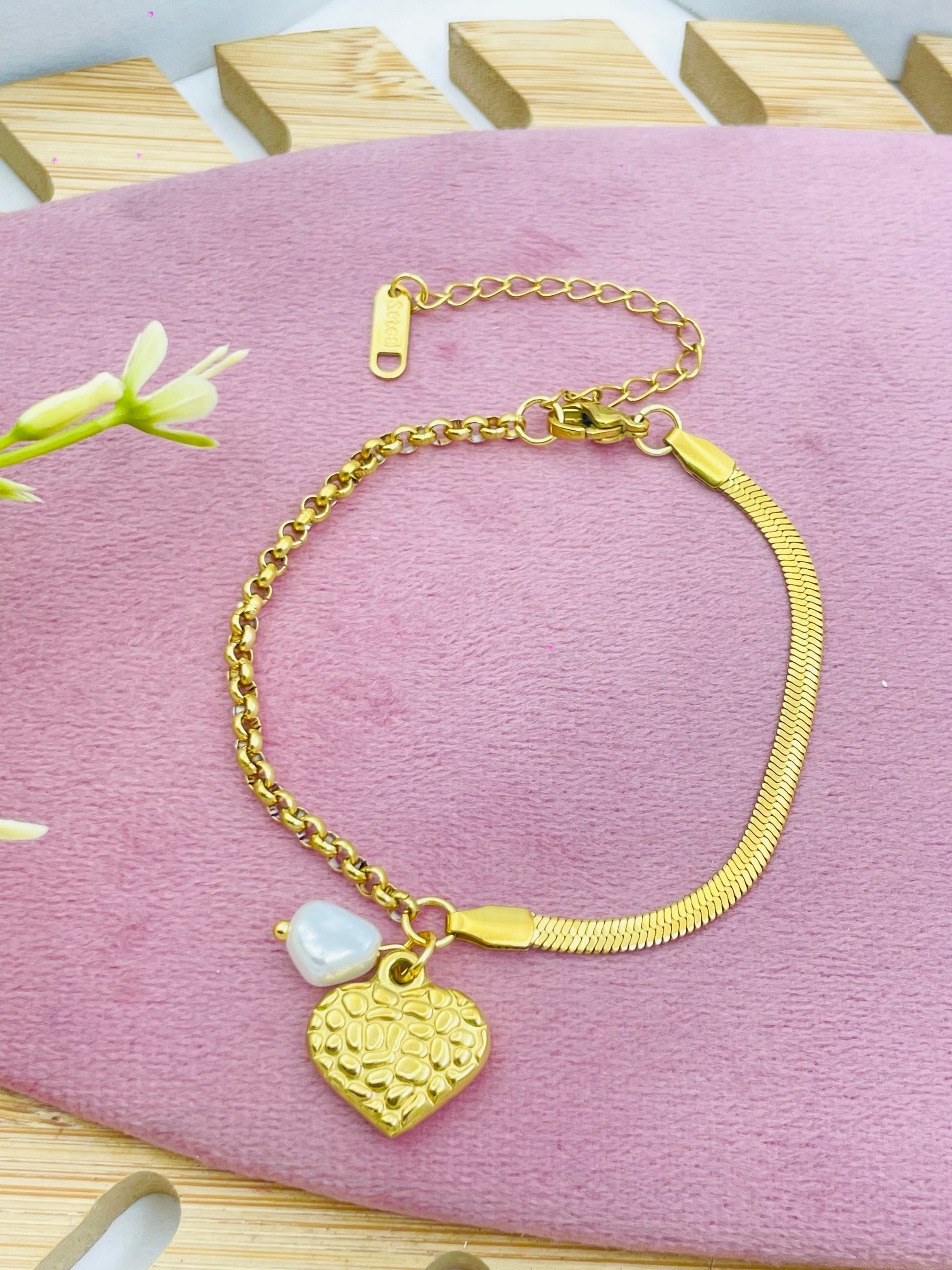 Elegant Gold Heart Chain Bracelet with Pearl Charm