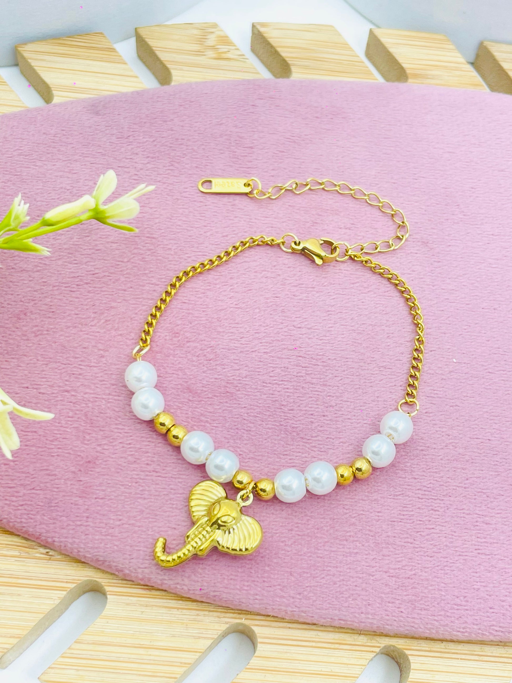 Elegant Elephant Charm Pearl Bracelet