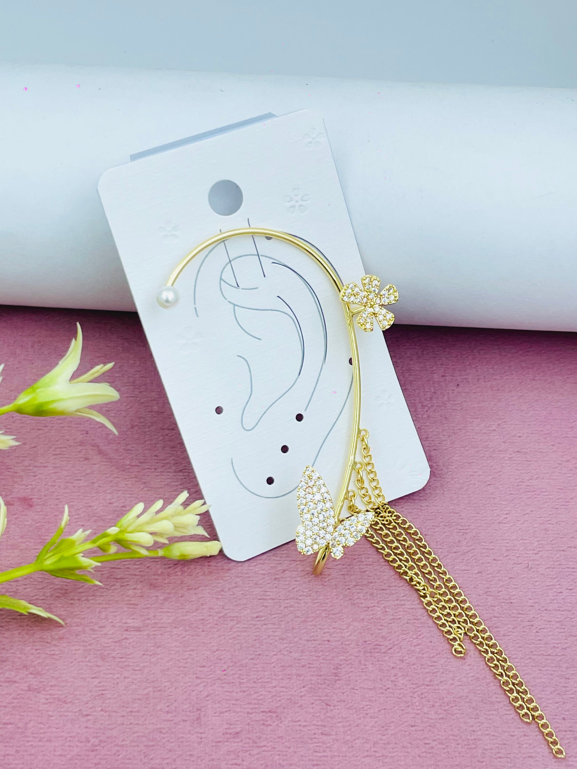 Elegant Gold Butterfly Ear Cuff with Delicate Chain