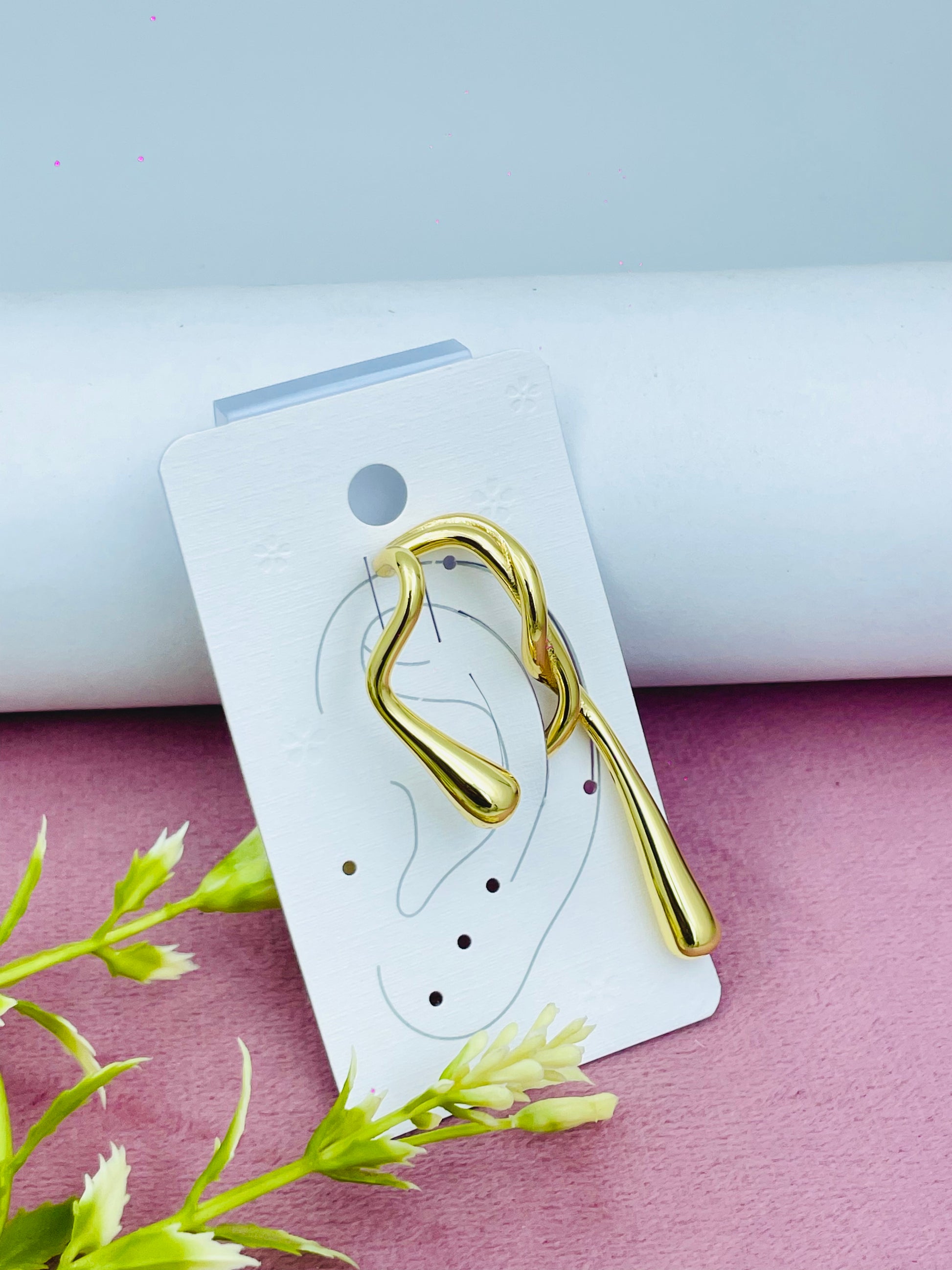 Elegant Gold Abstract Wave Earrings