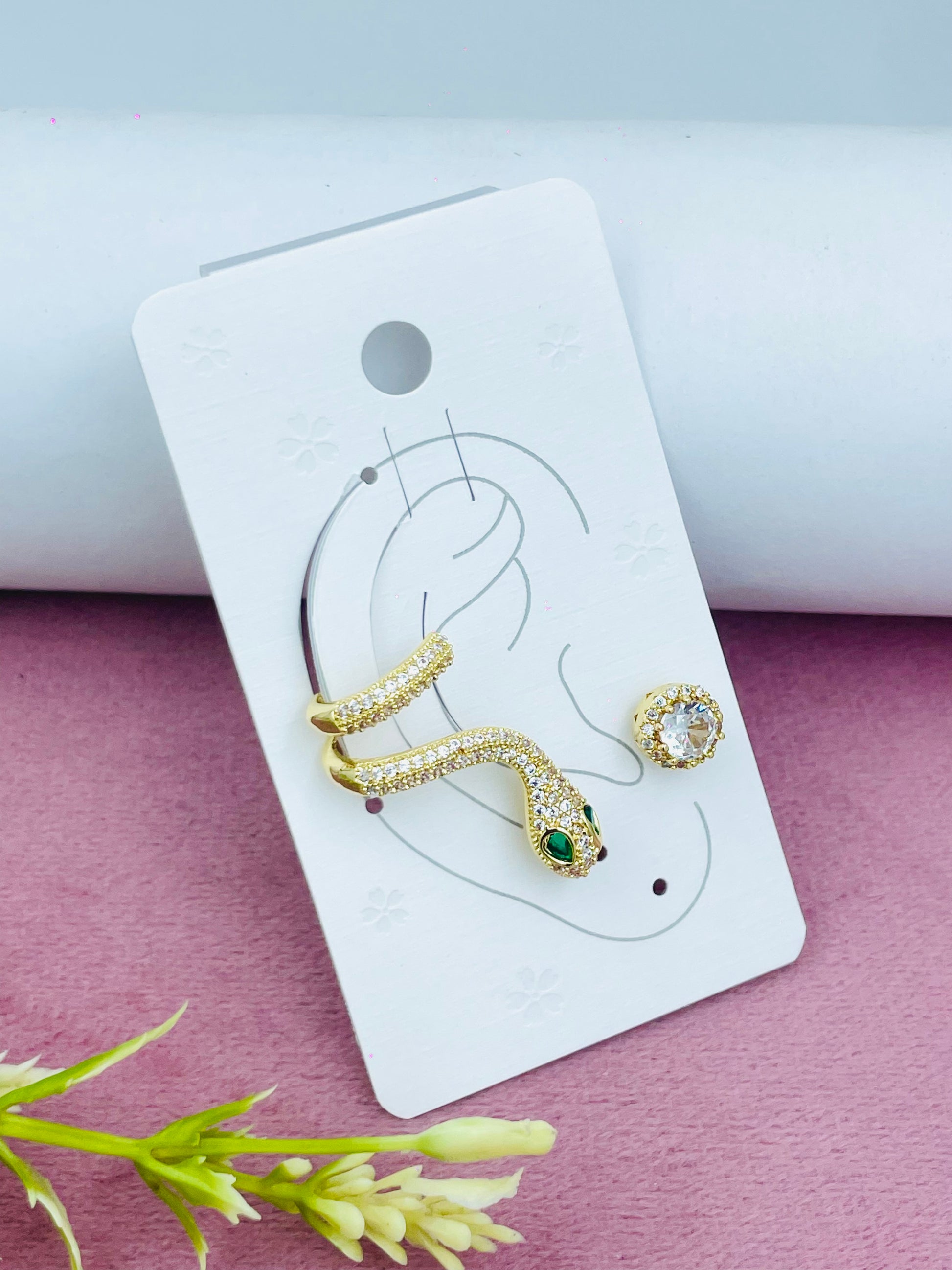 Elegant Gold Snake Ear Cuff with Gemstone