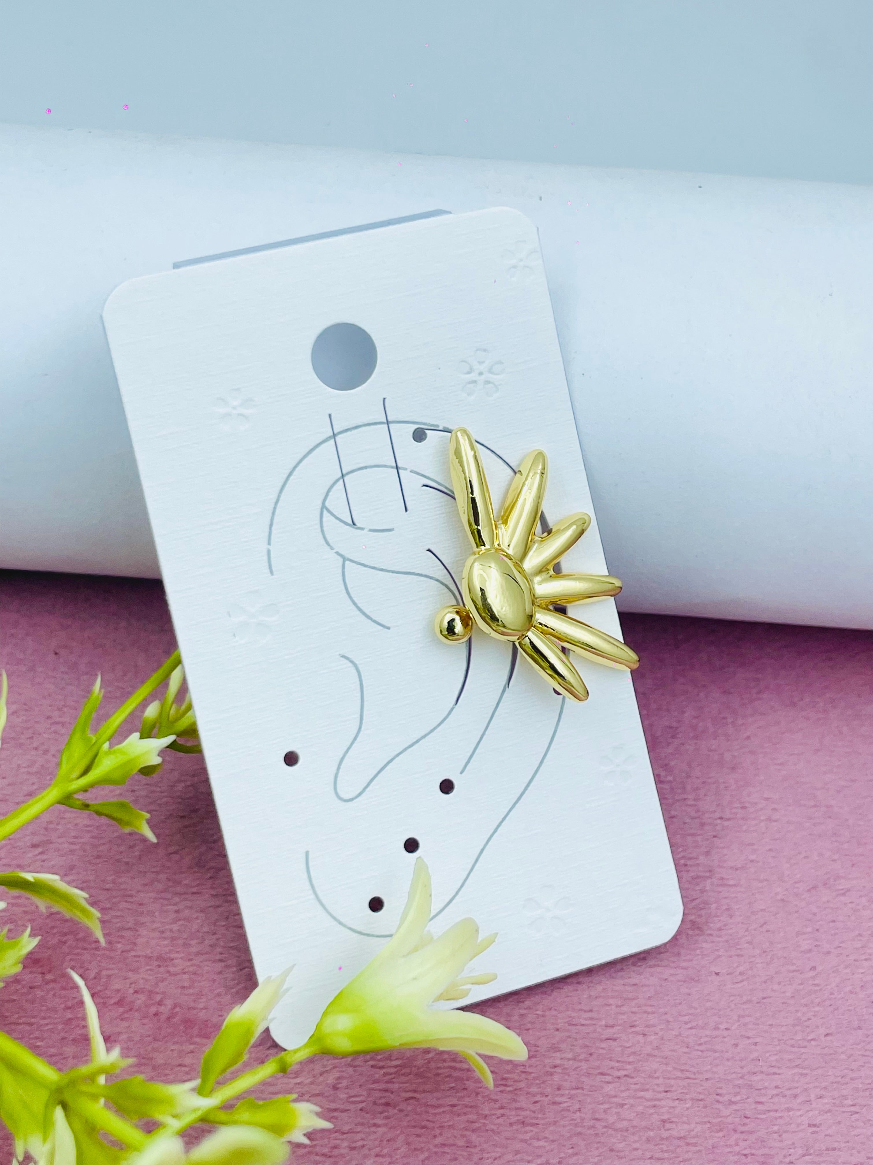 Elegant Gold Sunburst Earring