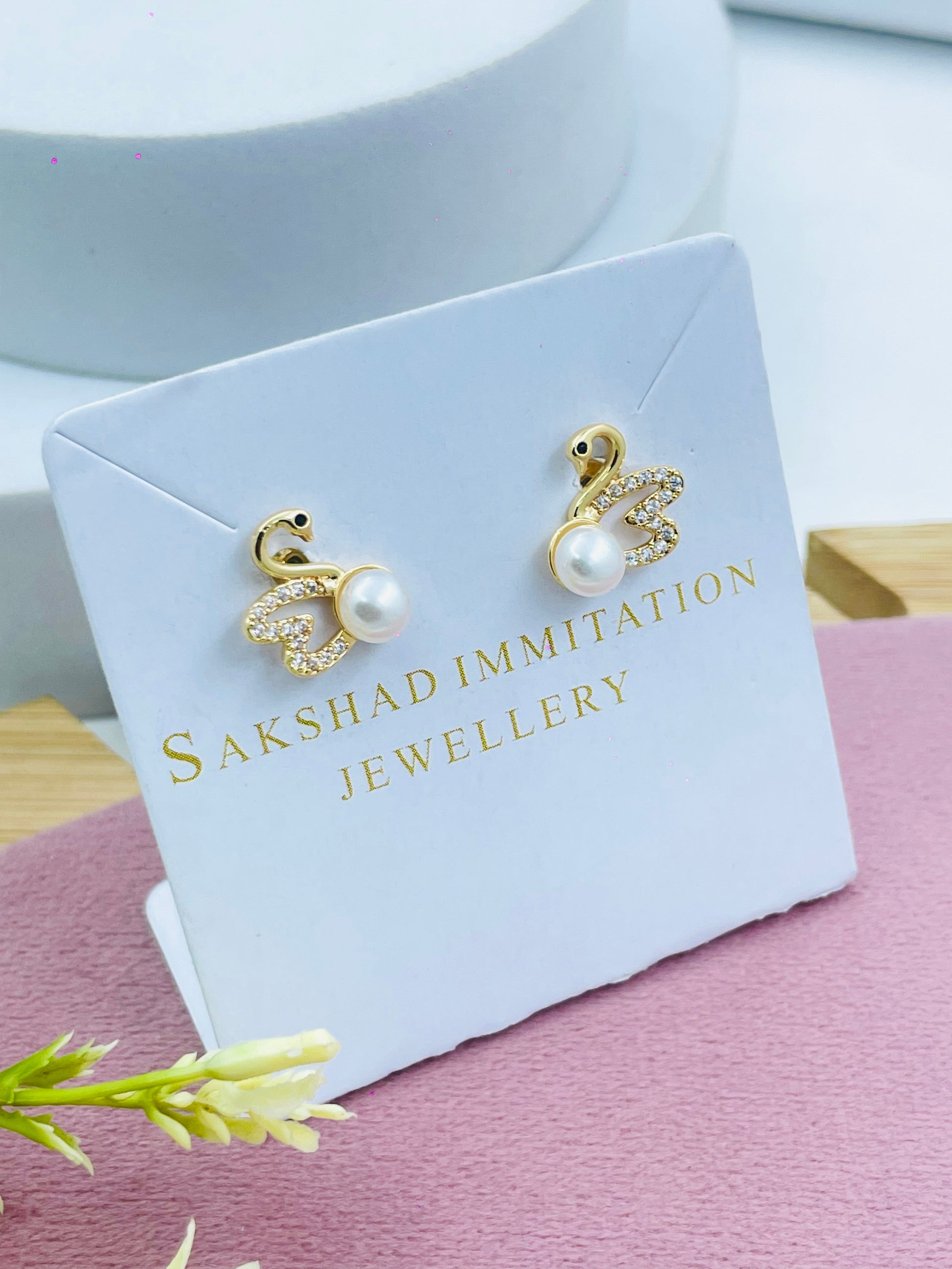 Elegant Swan Pearl Earrings