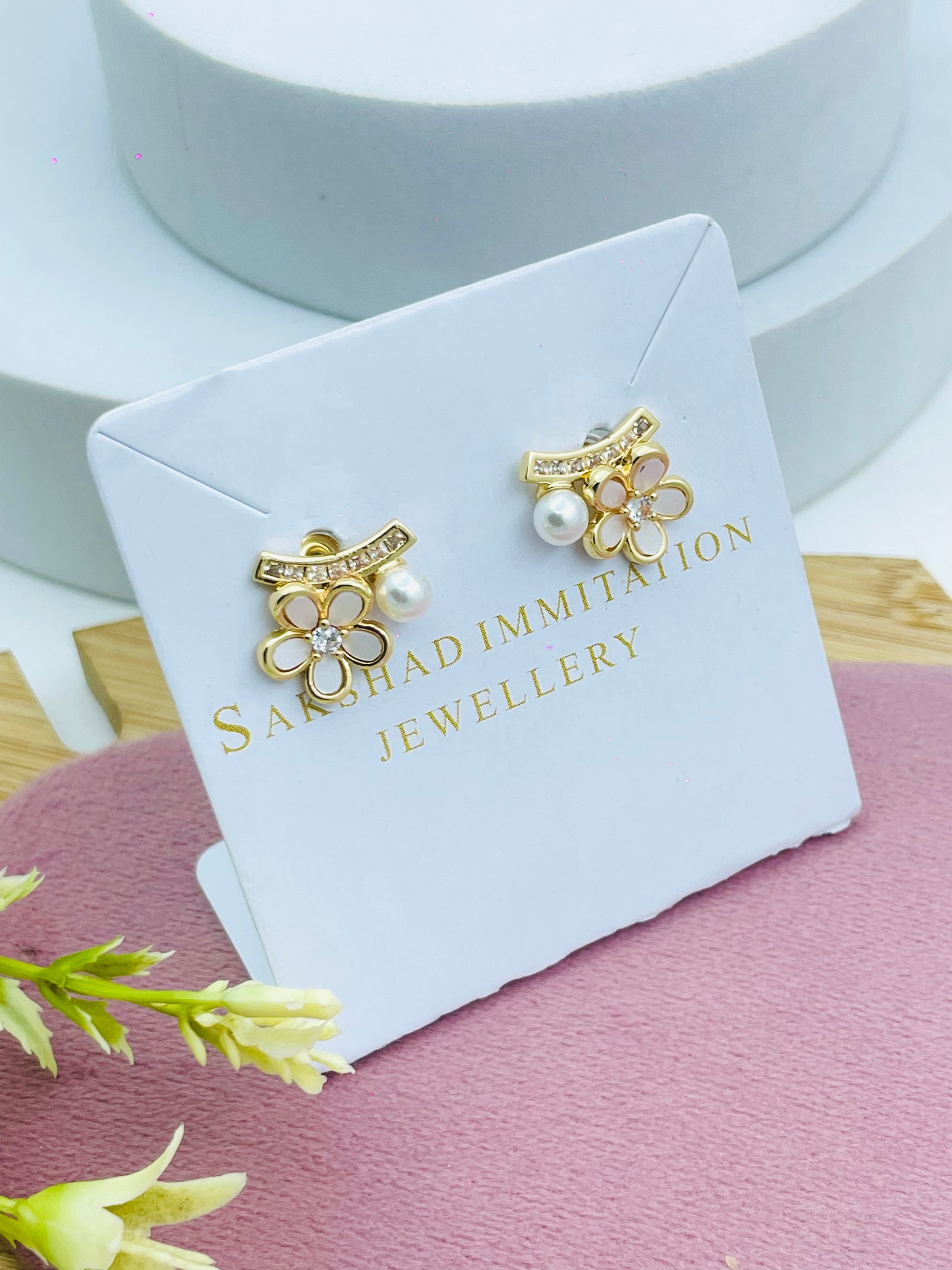 Elegant Flower Design Pearl Stud Earrings