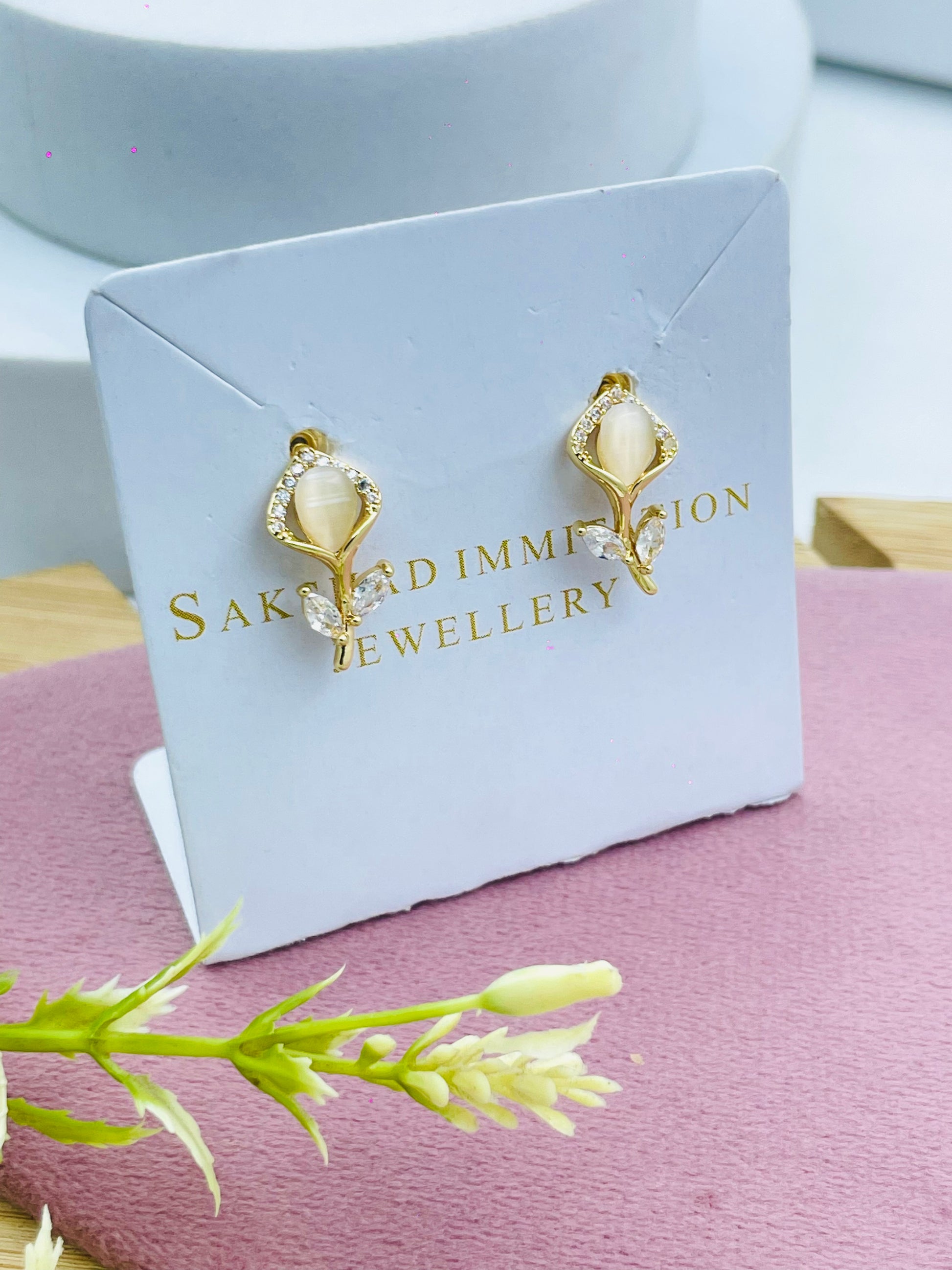 Elegant Gold Pearl Earrings  Sophisticated and Stylish Jewelry