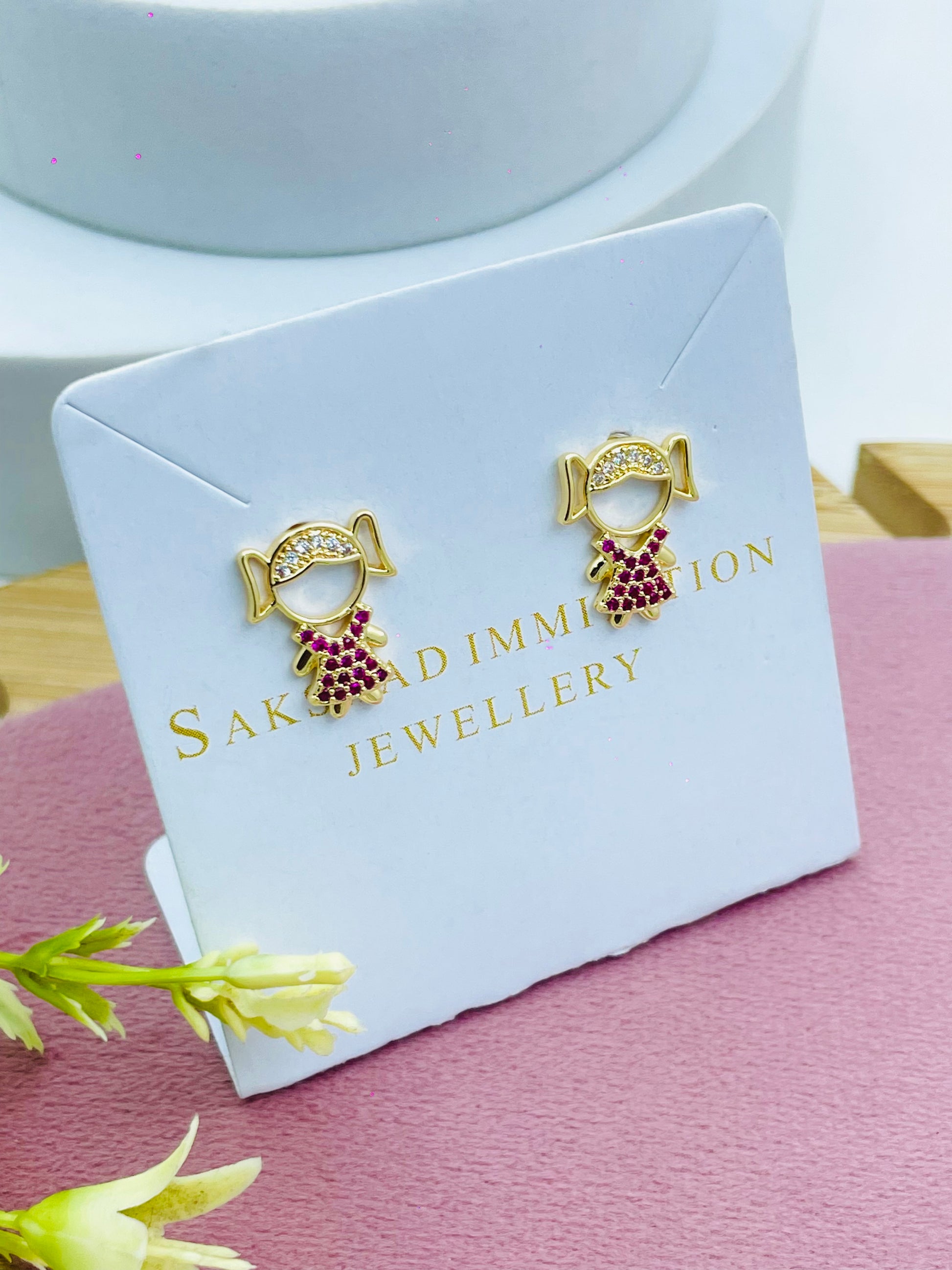 Elegant Crystal Stud Earrings  Perfect for Any Occasion