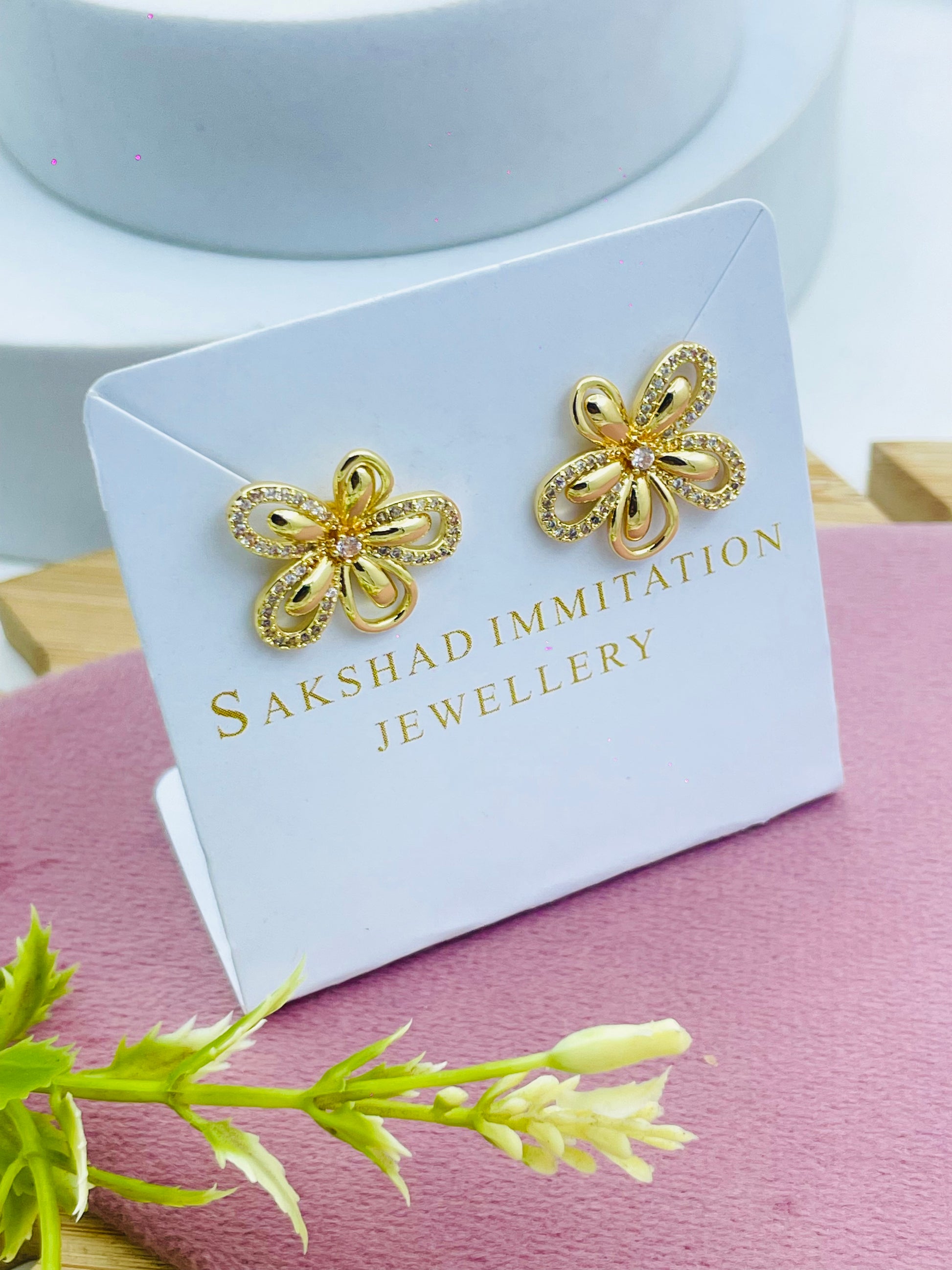 Elegant Gold Flower Earrings