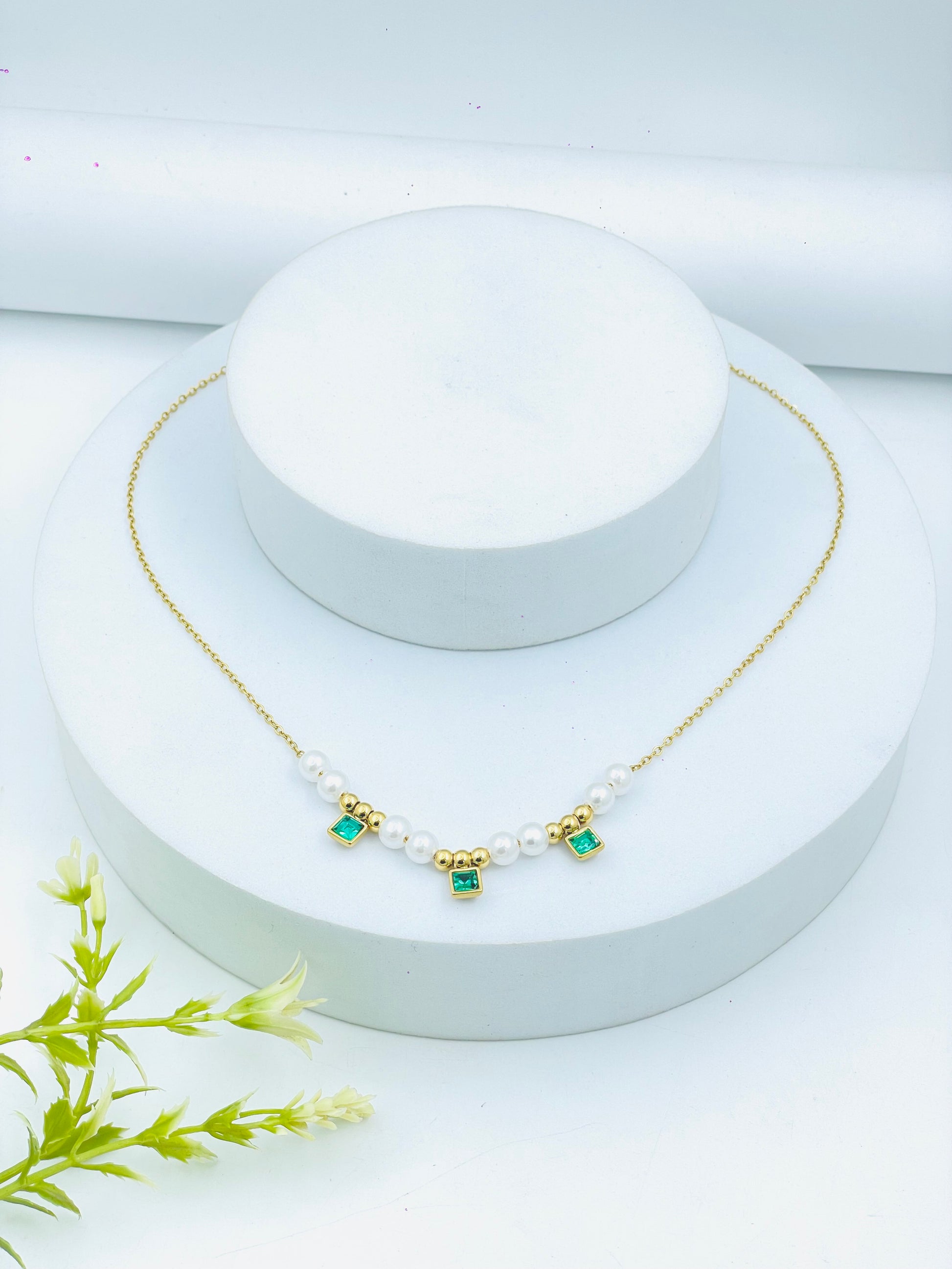 Elegant Pearl and Emerald Necklace  Timeless Jewelry