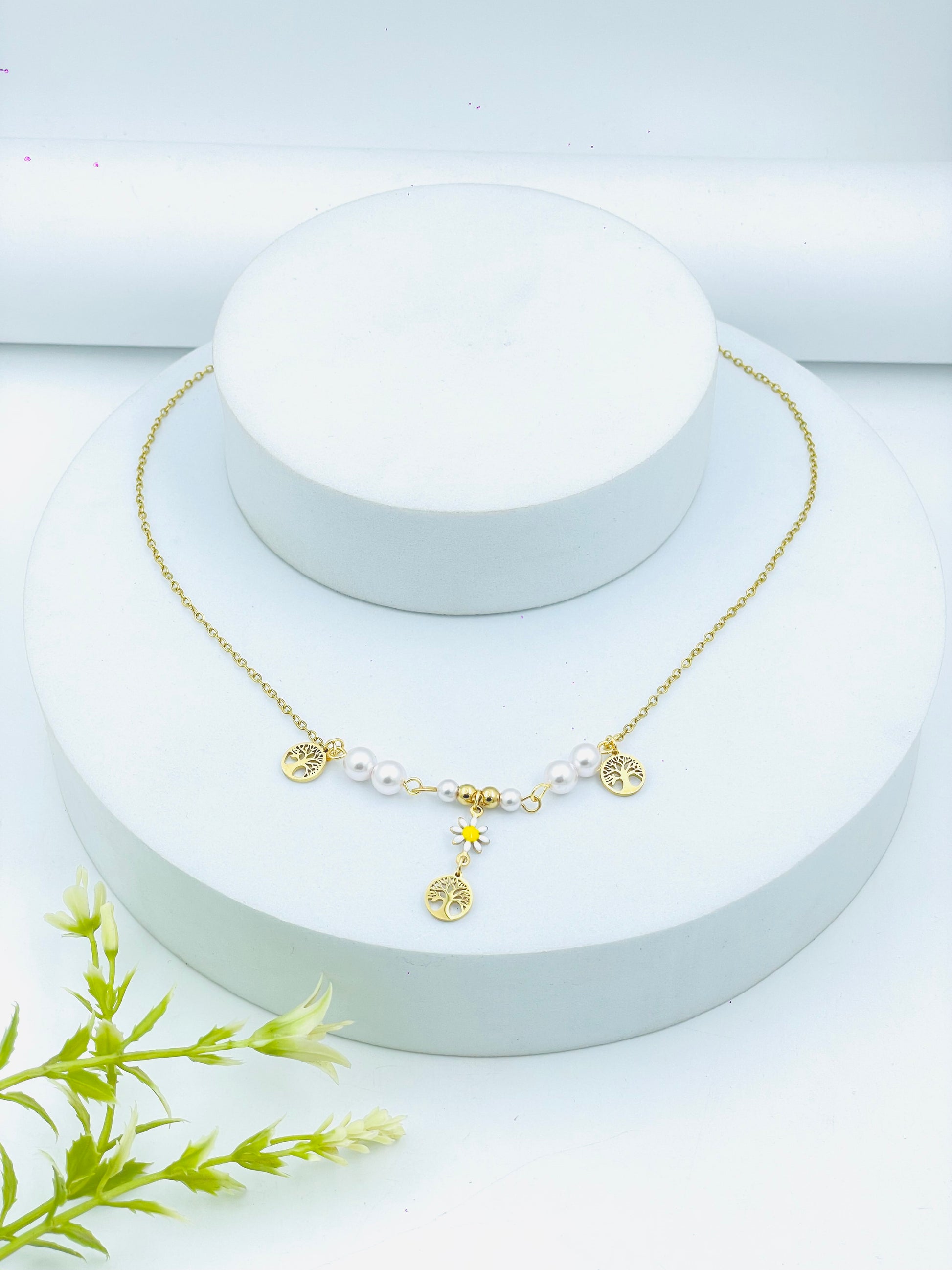 Elegant Gold Charm Pearl Necklace  Stylish and Chic