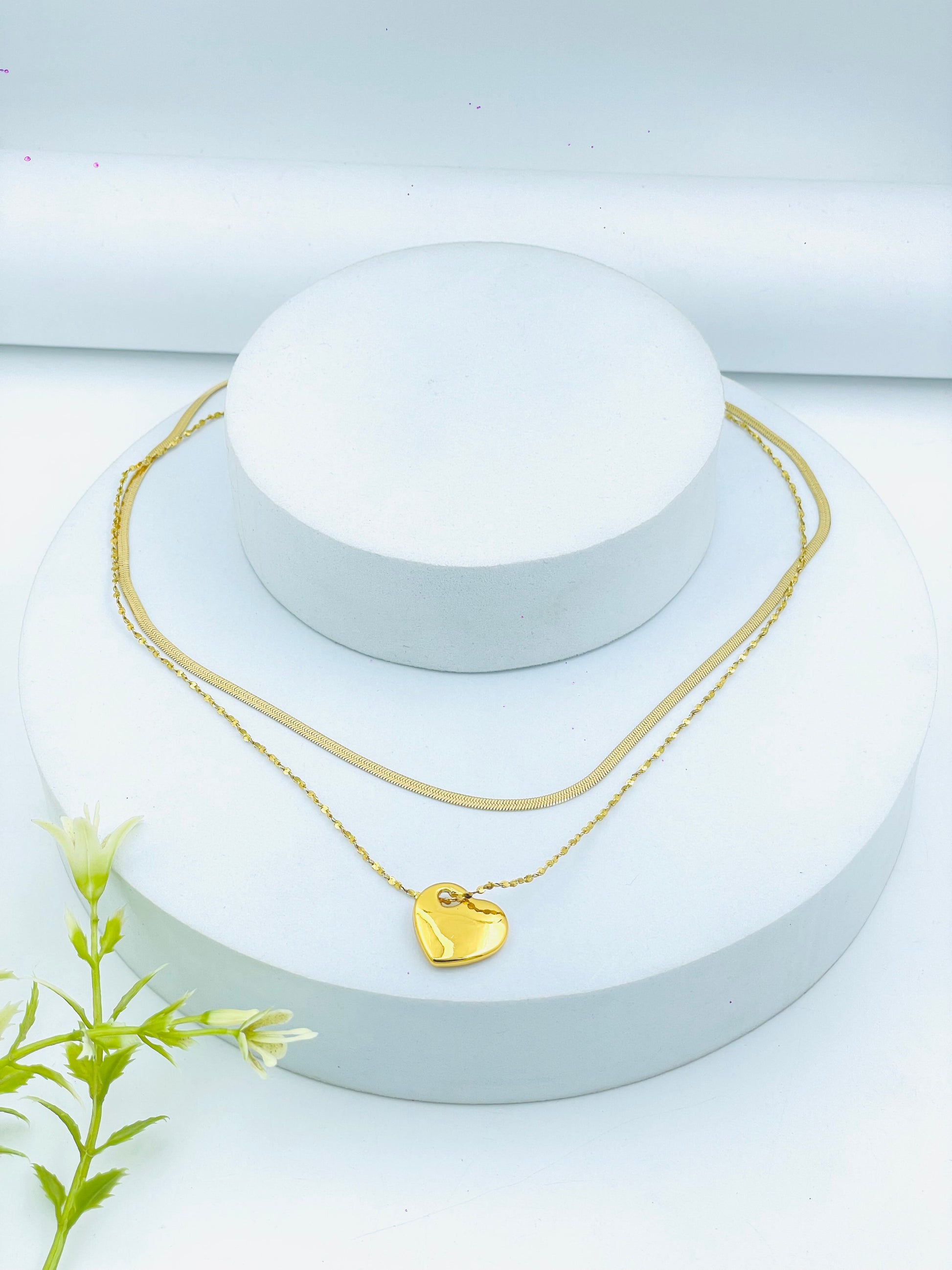 Elegant Gold Heart Pendant Necklace Set