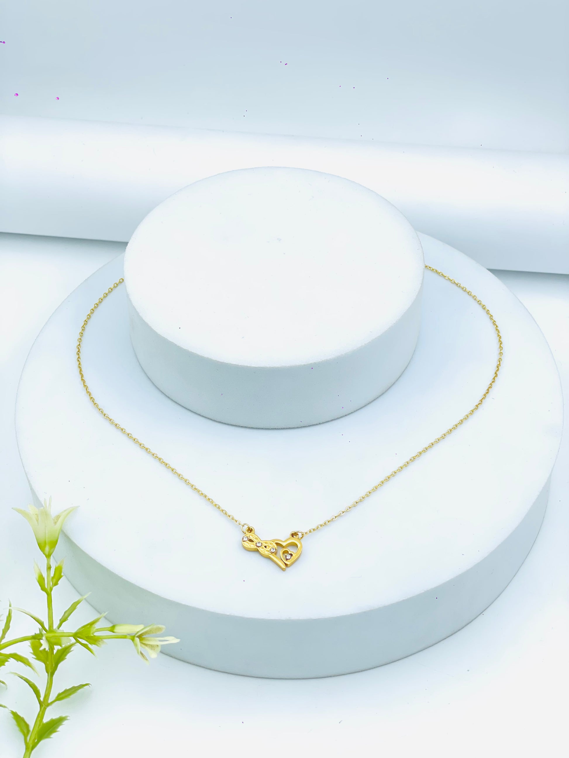 Elegant Gold Heart Pendant Necklace