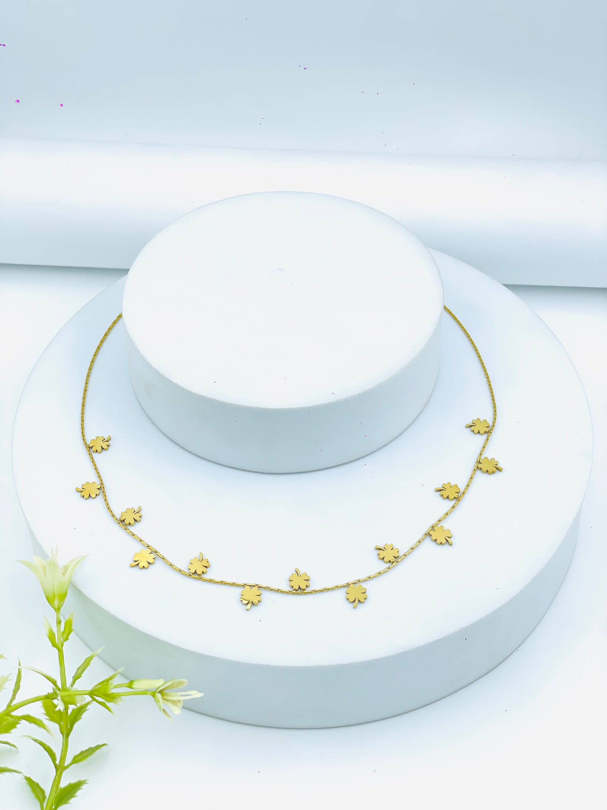 Elegant Gold Floral Charm Necklace