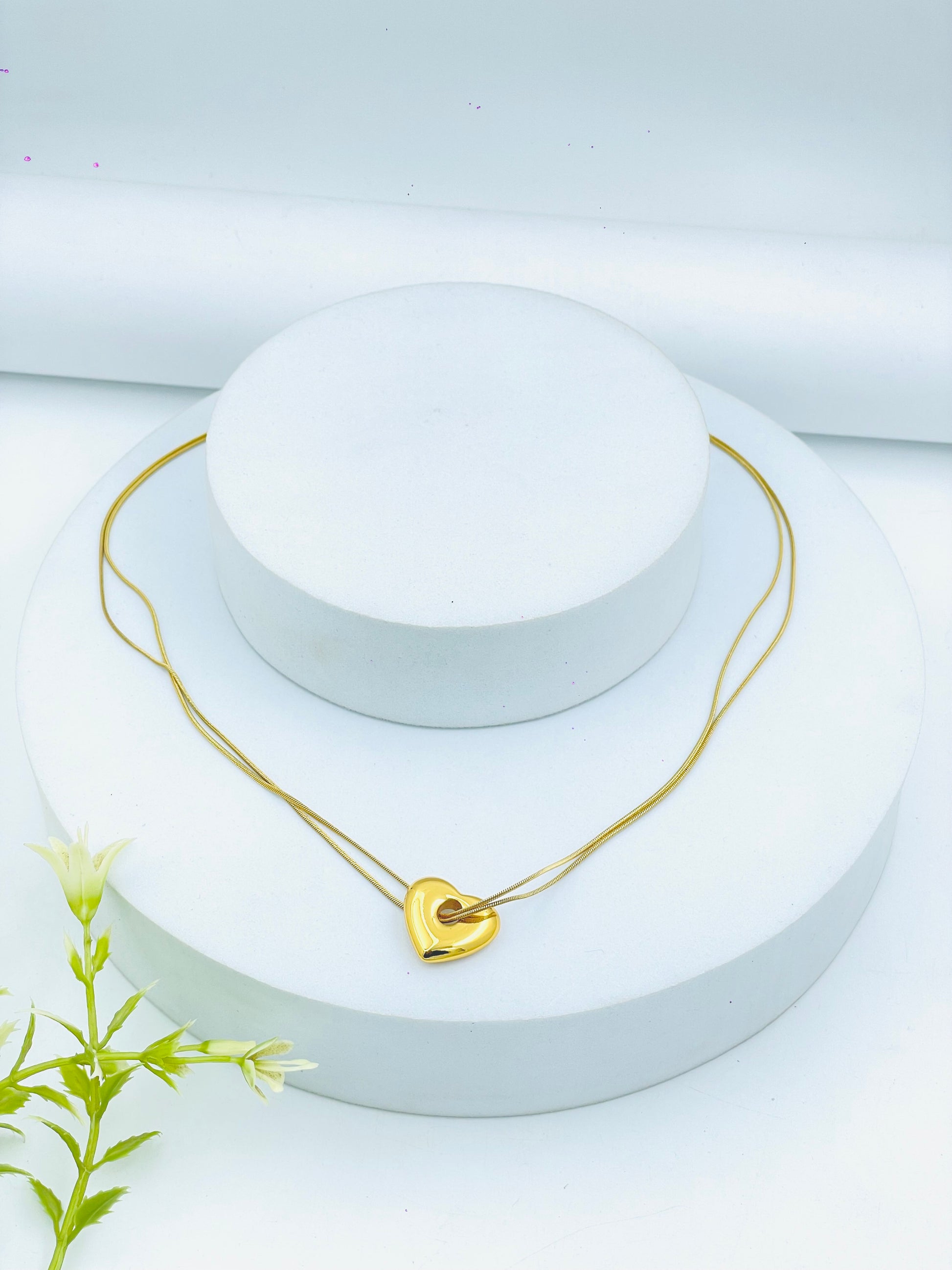 Elegant Gold Heart Pendant Necklace