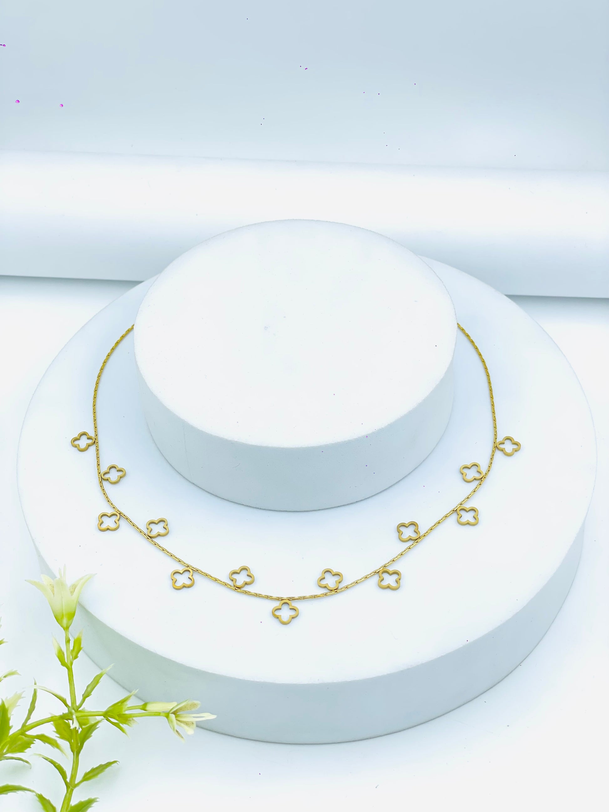 Elegant Gold Clover Necklace  Perfect for Every Occasion
