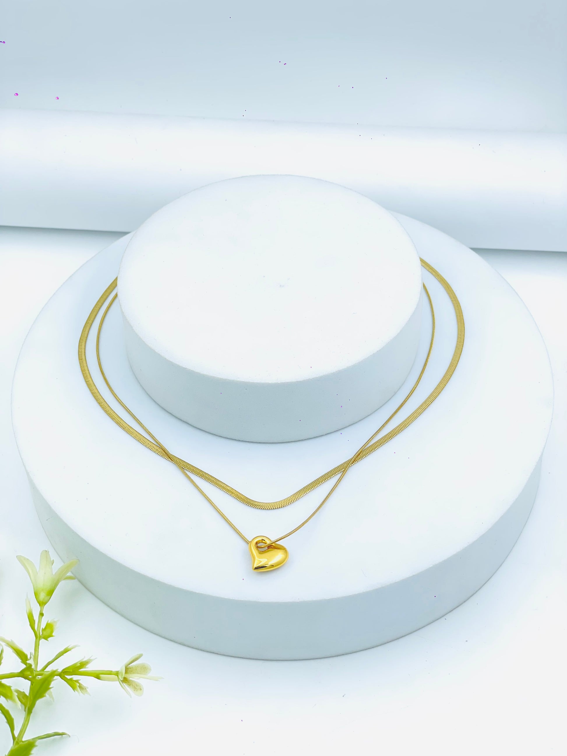 Elegant Gold Heart Pendant Necklace