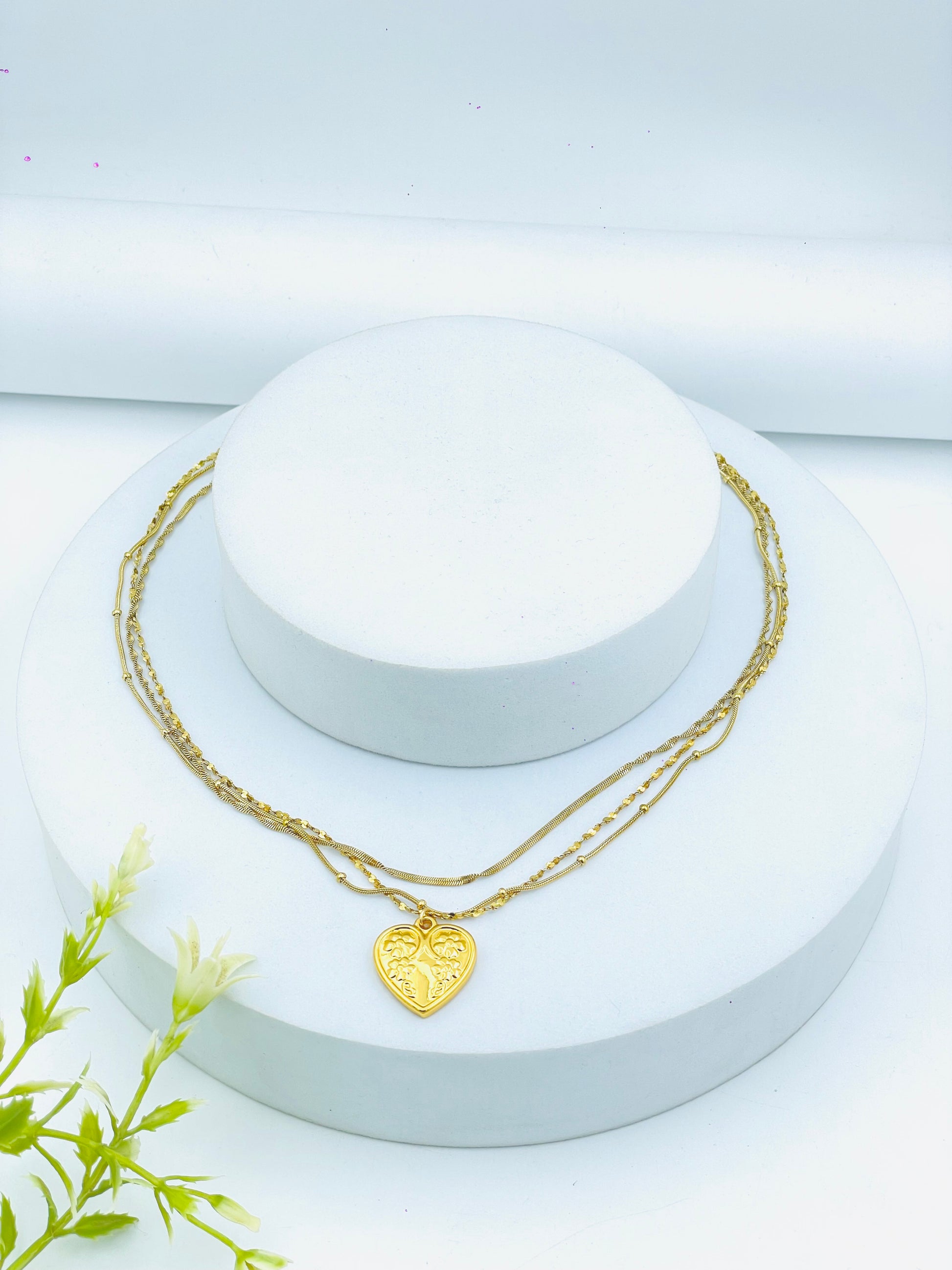 Elegant Gold Heart Pendant Necklace