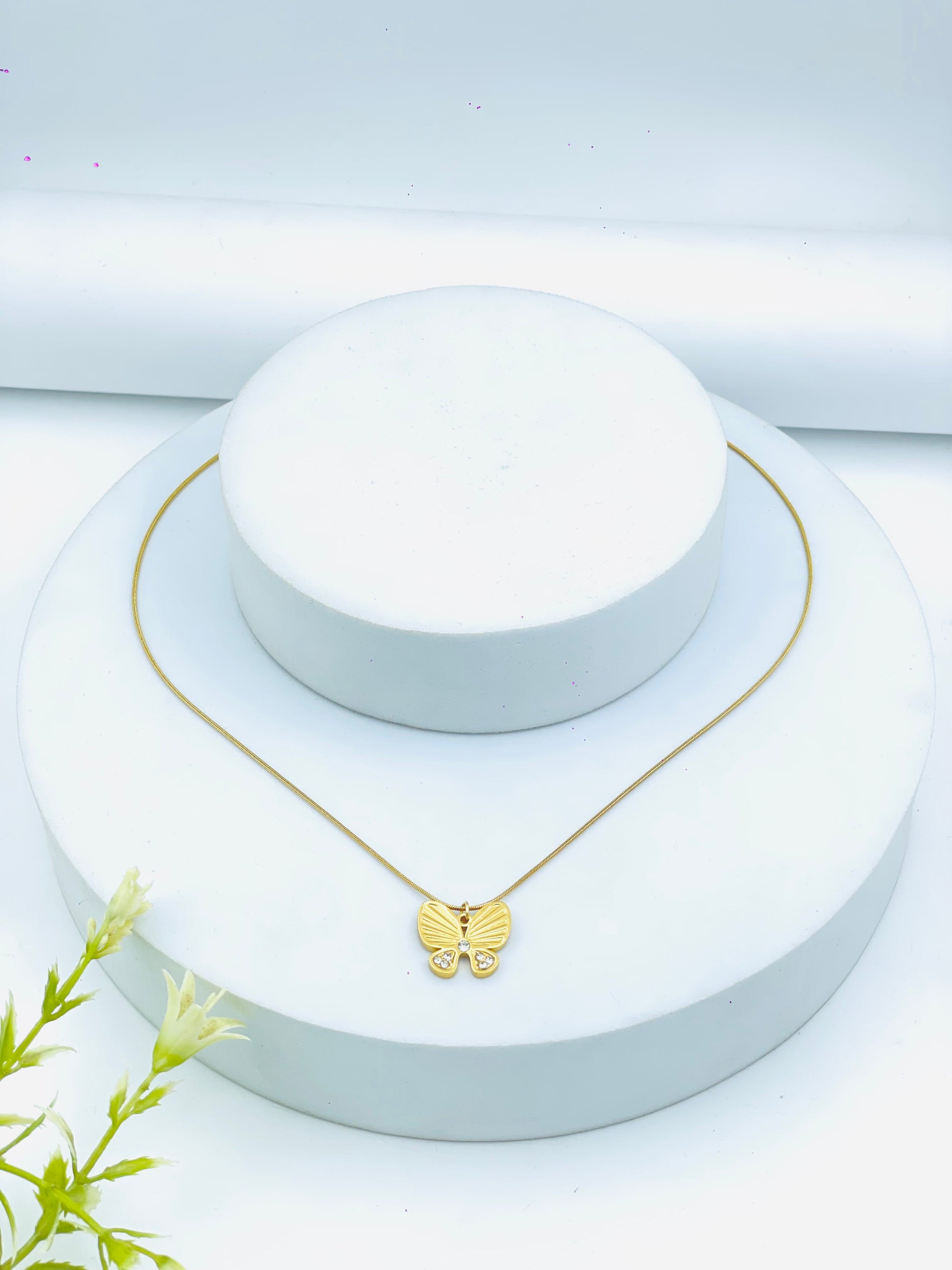 Elegant Gold Butterfly Pendant Necklace
