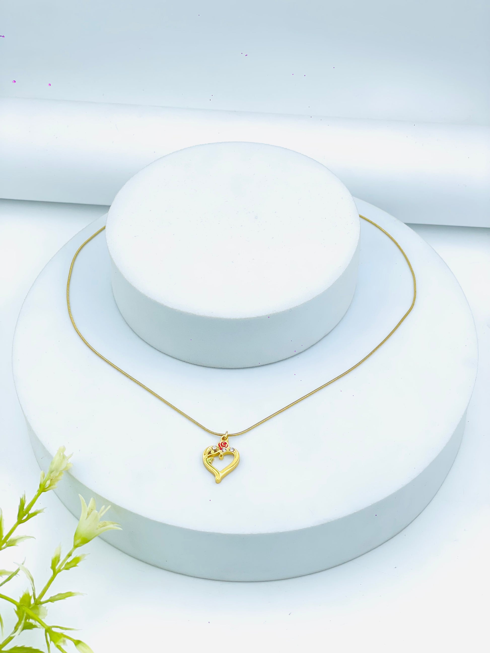 Elegant Gold Heart Pendant Necklace