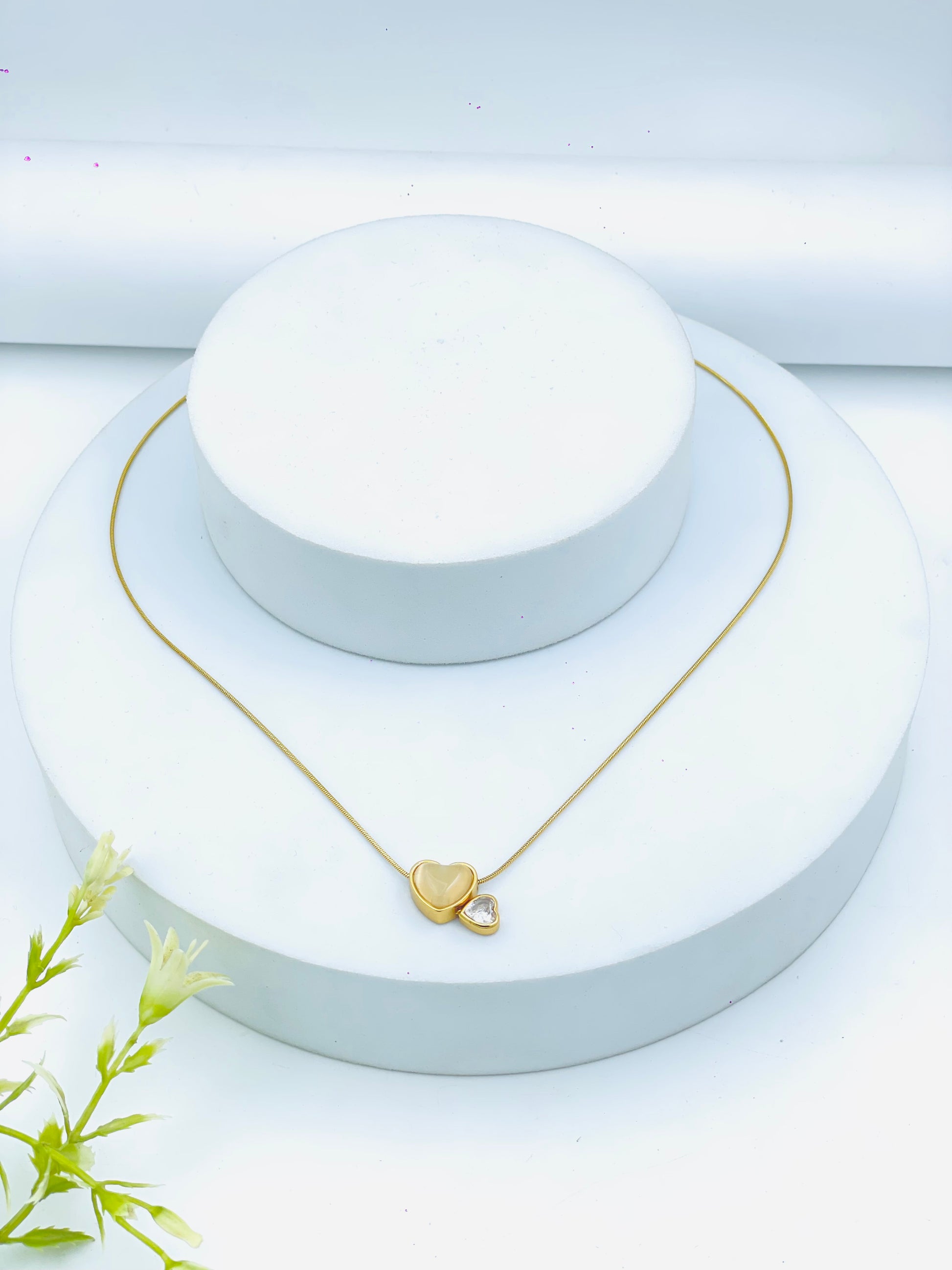 Elegant Gold Heart Pendant Necklace  Classic Design