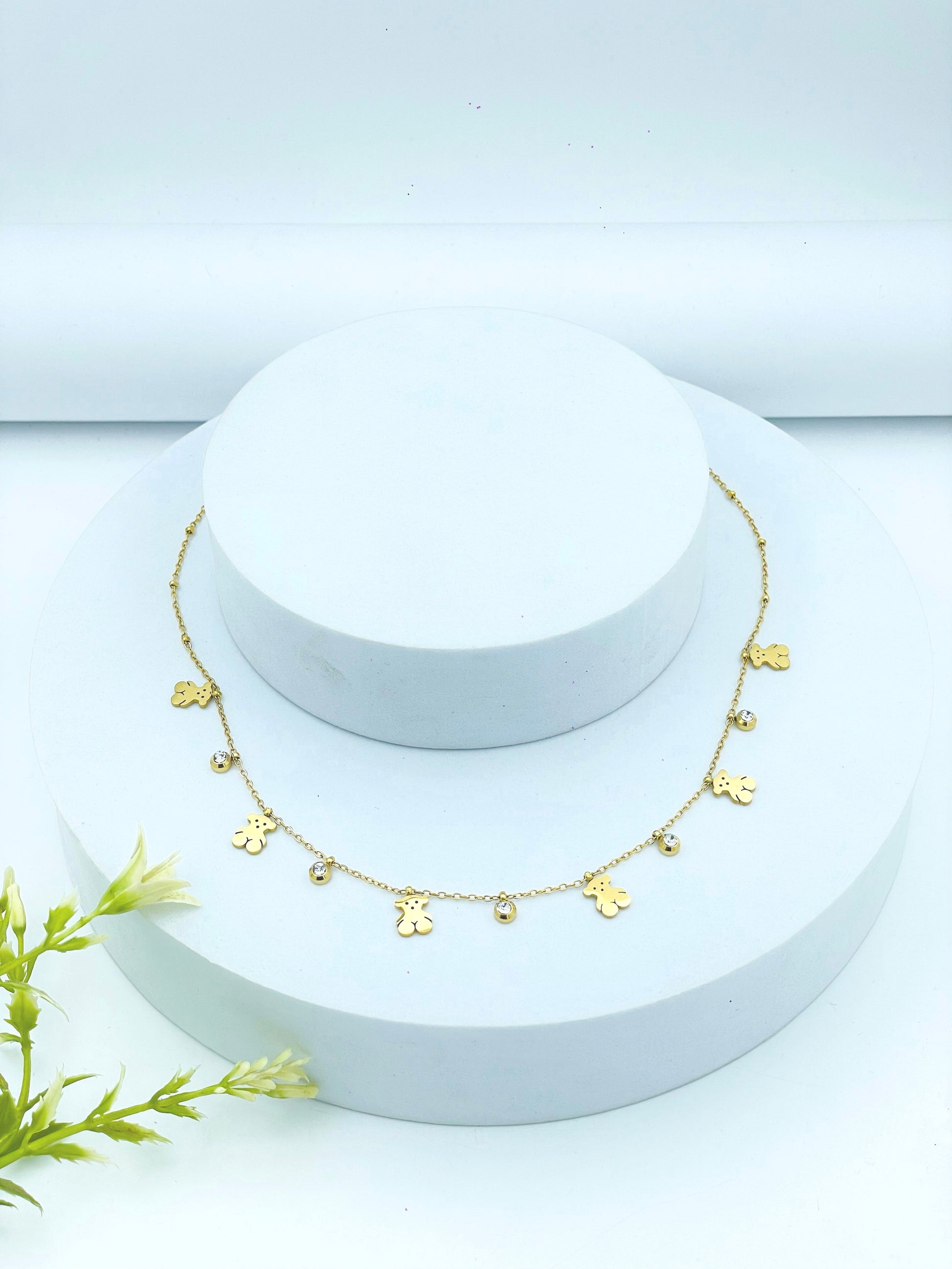 Elegant Gold Clover Charm Necklace