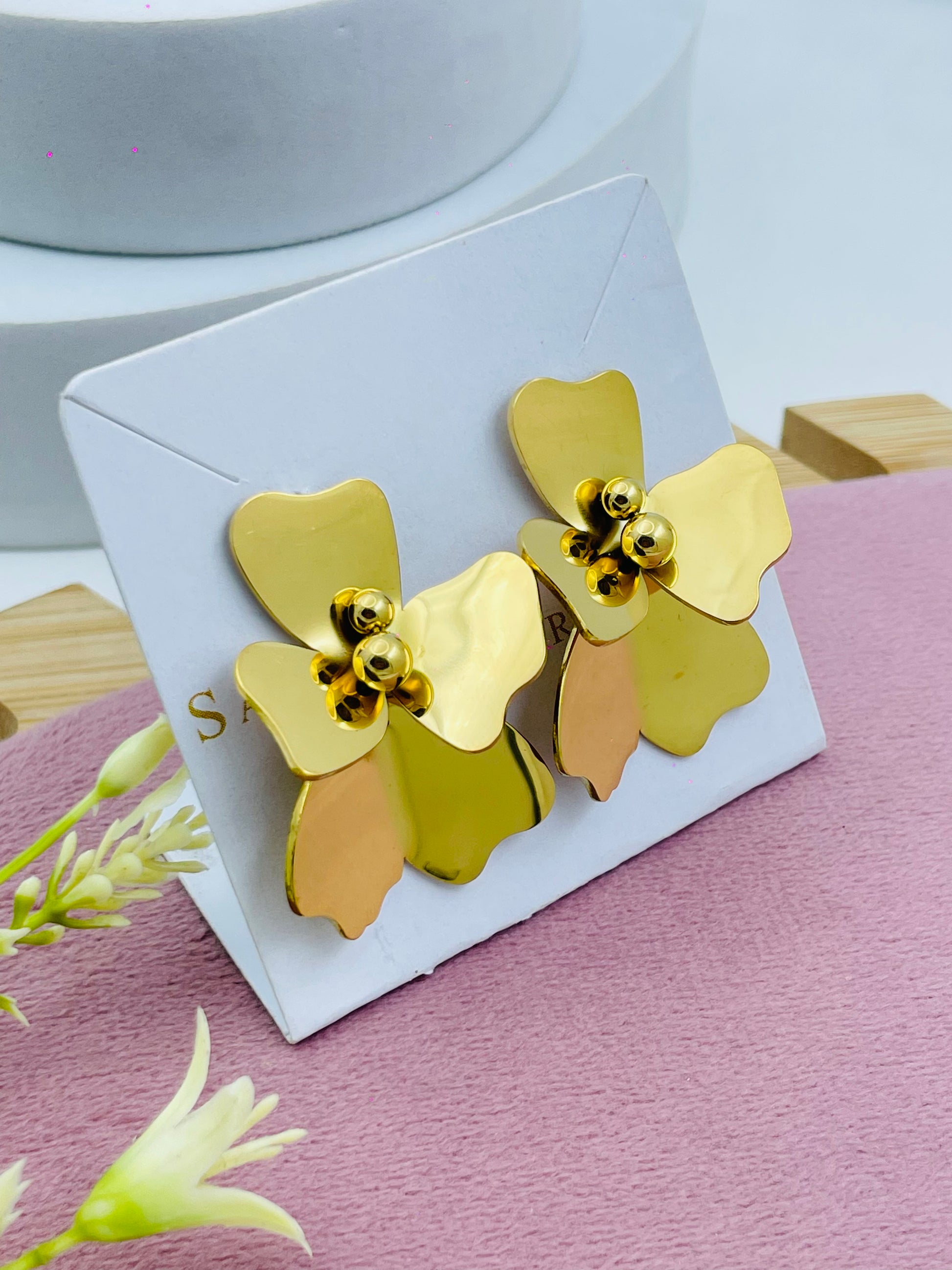 Elegant Gold Floral Earrings