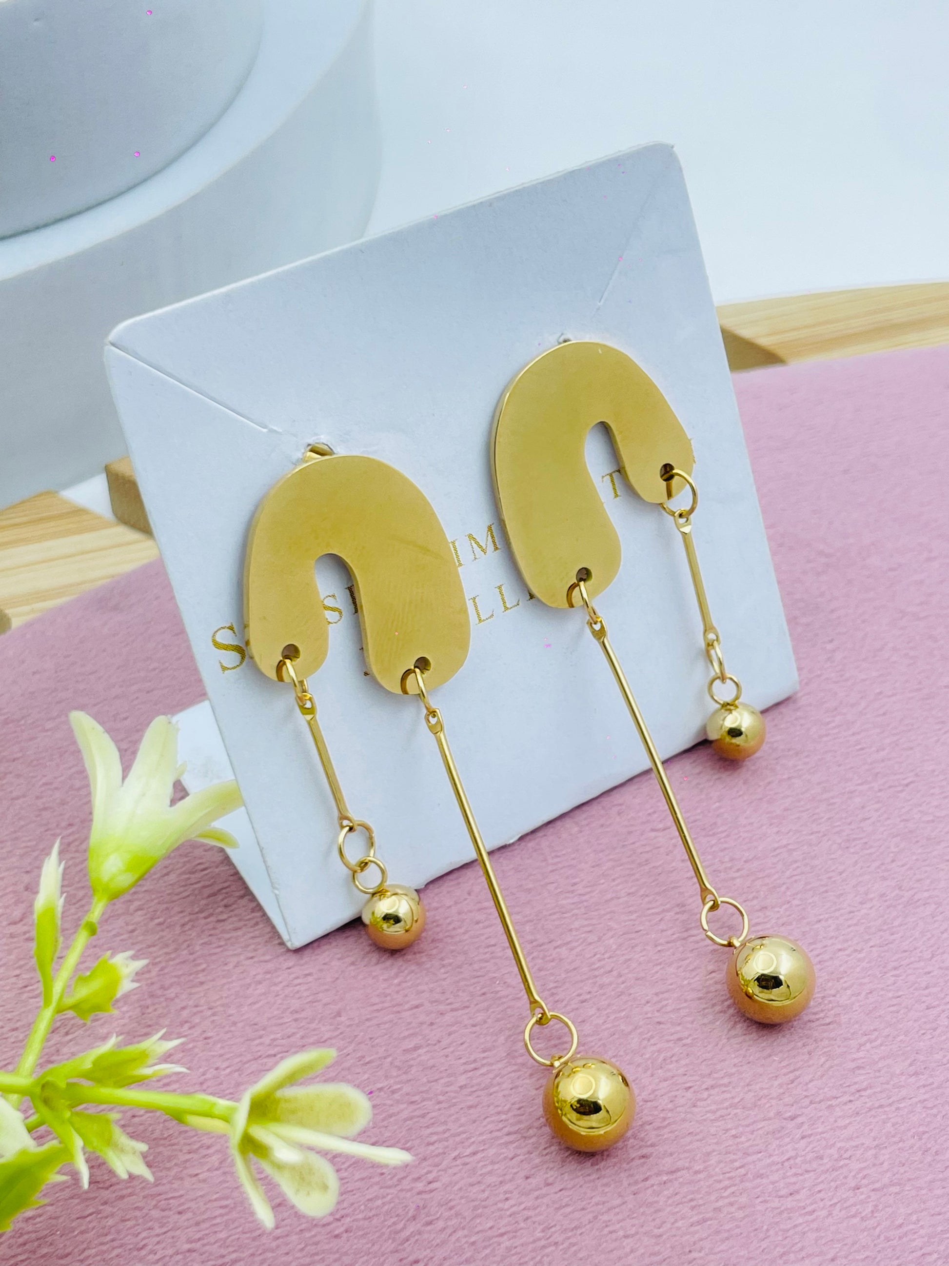 Elegant Gold Abstract Dangle Earrings
