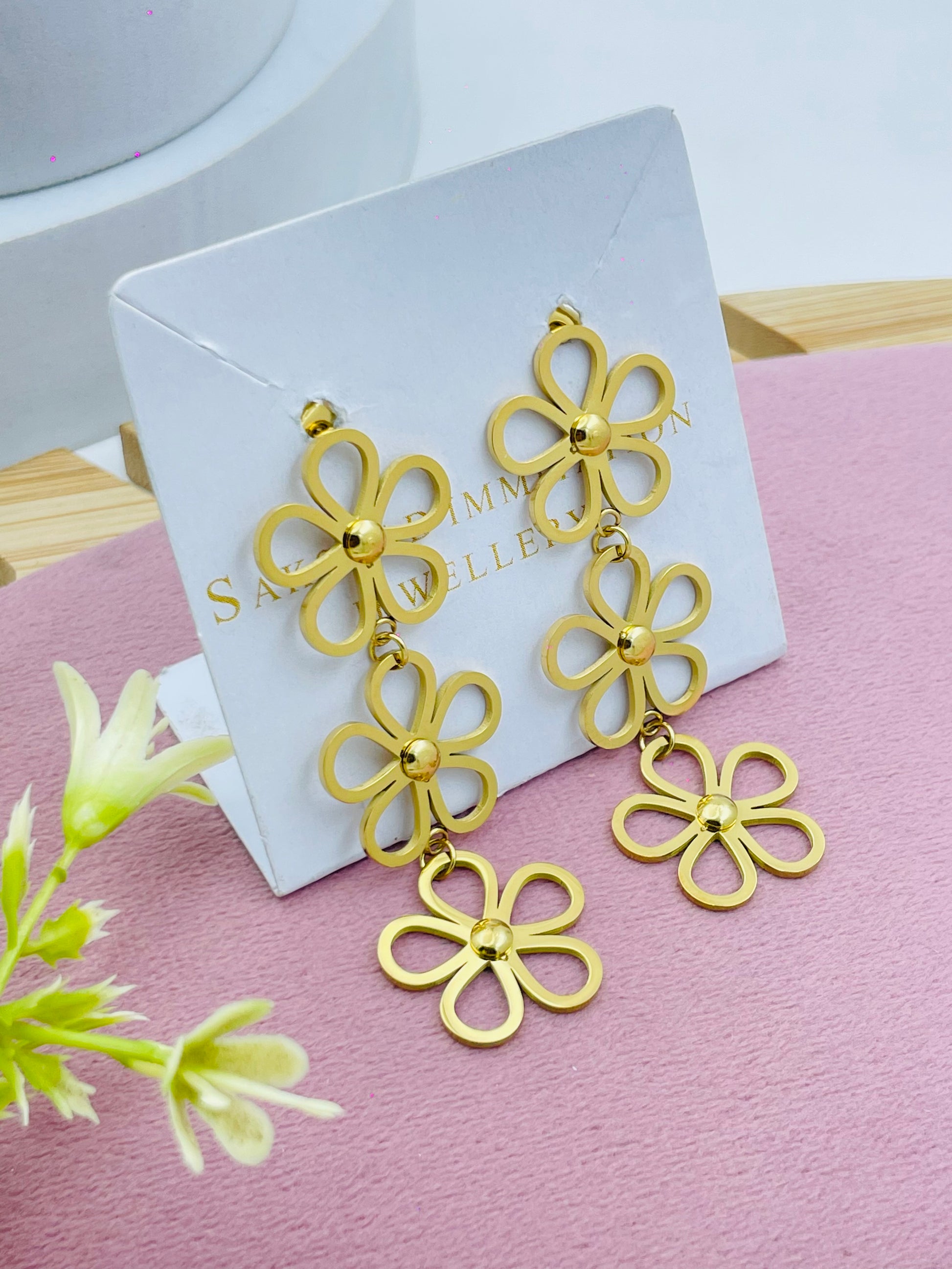 Elegant Gold Flower Drop Earrings