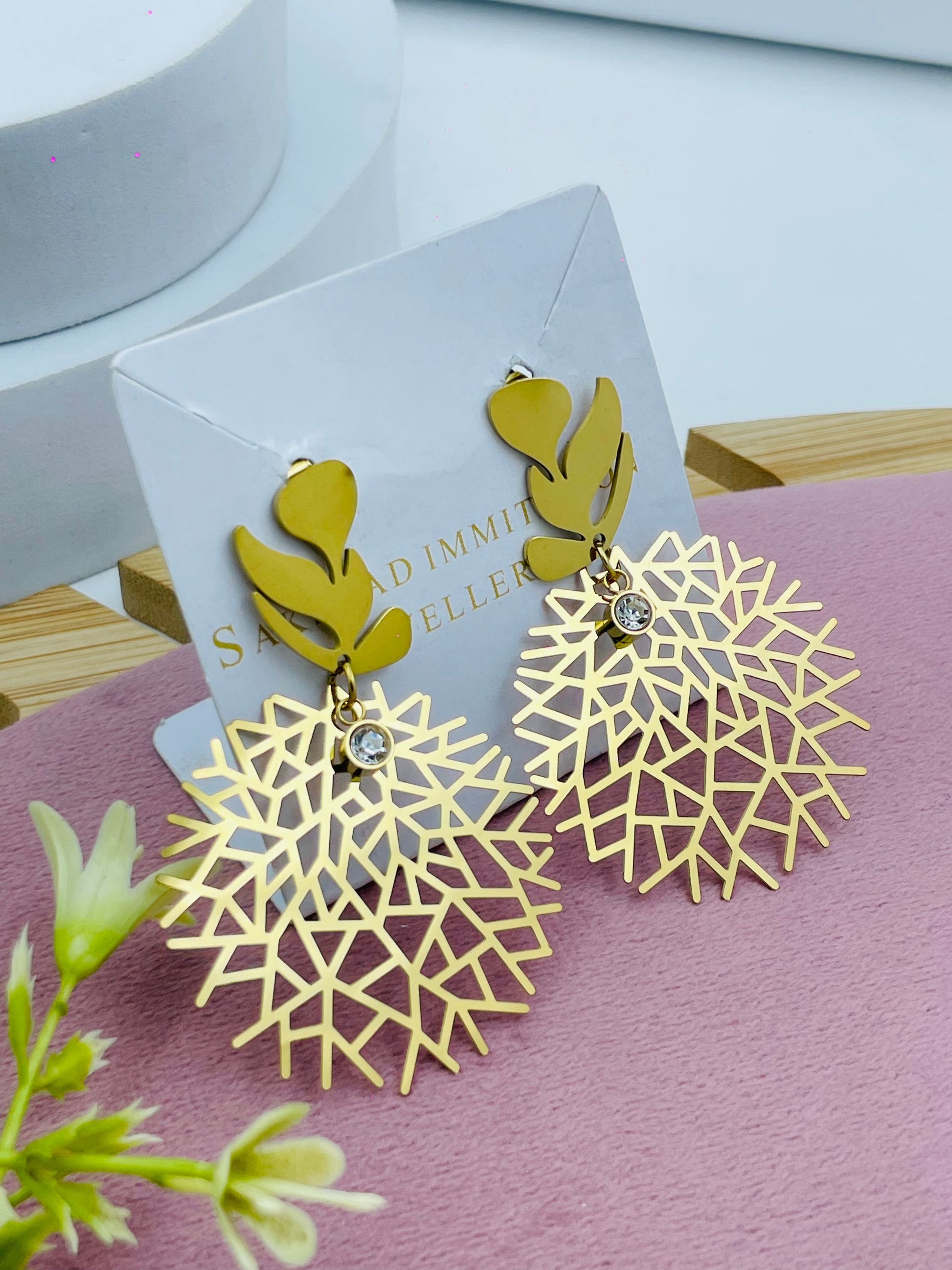 Elegant Geometric Leaf Dangle Earrings  Perfect for Any Occasion