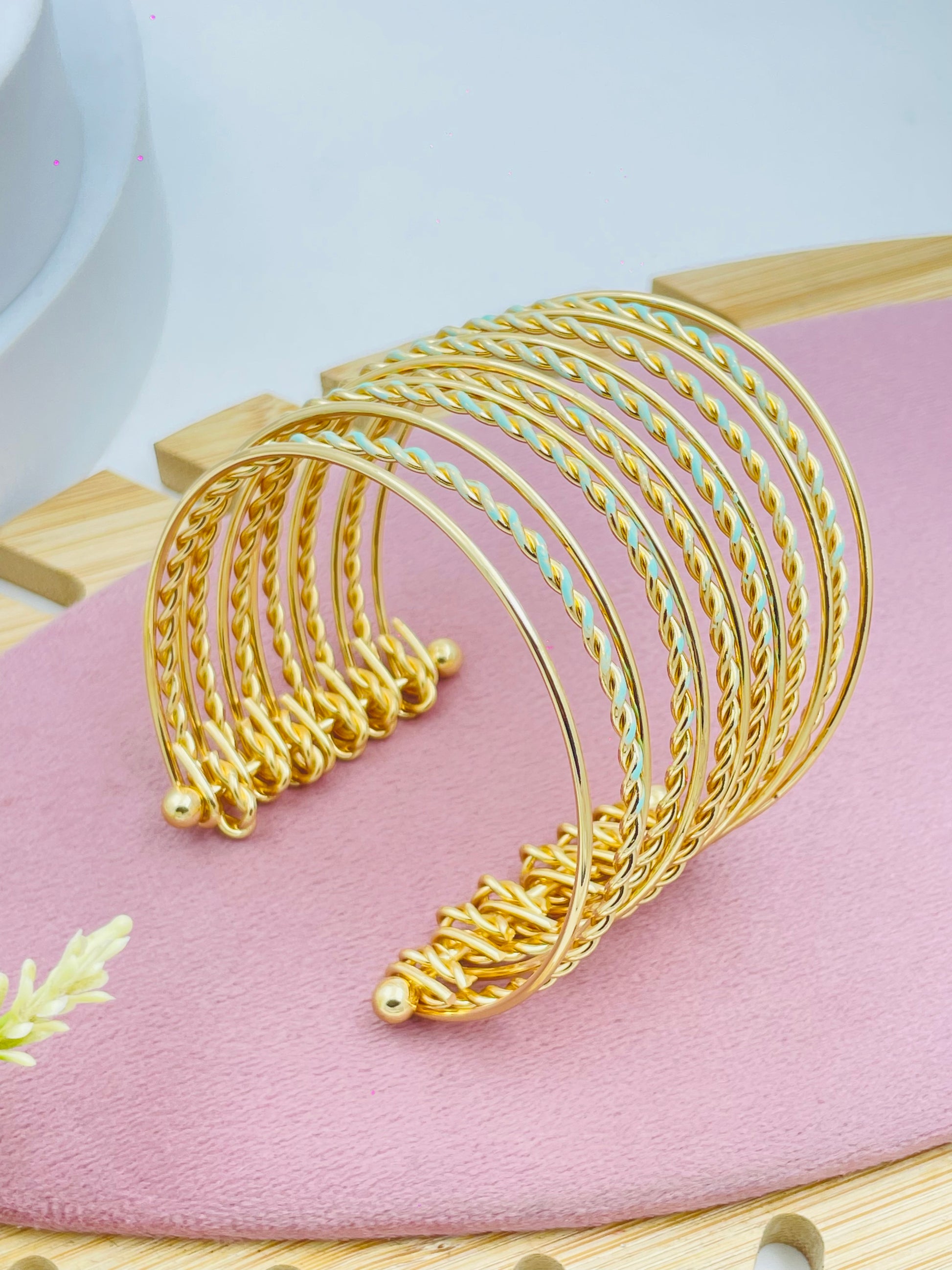 Elegant Gold Spiral Bangle Set for Women