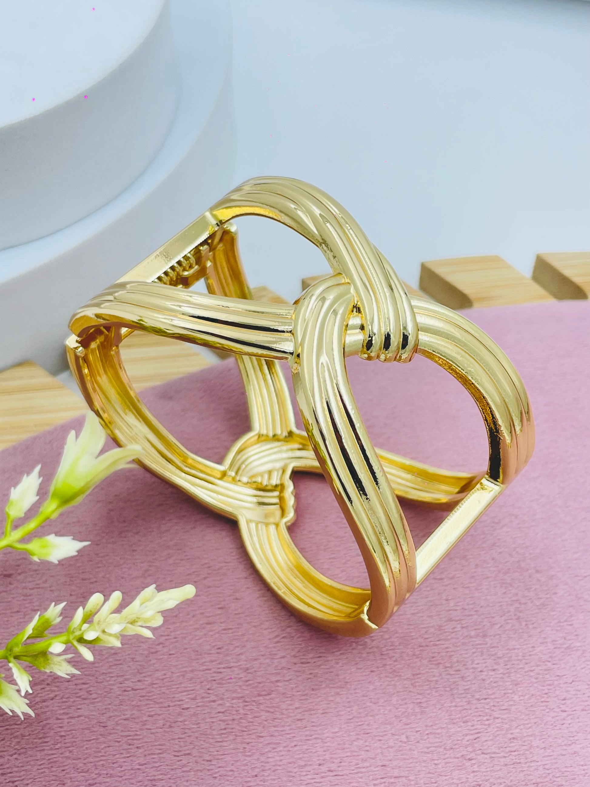 Elegant Gold Ribbon Bracelet  Fashion Jewelry