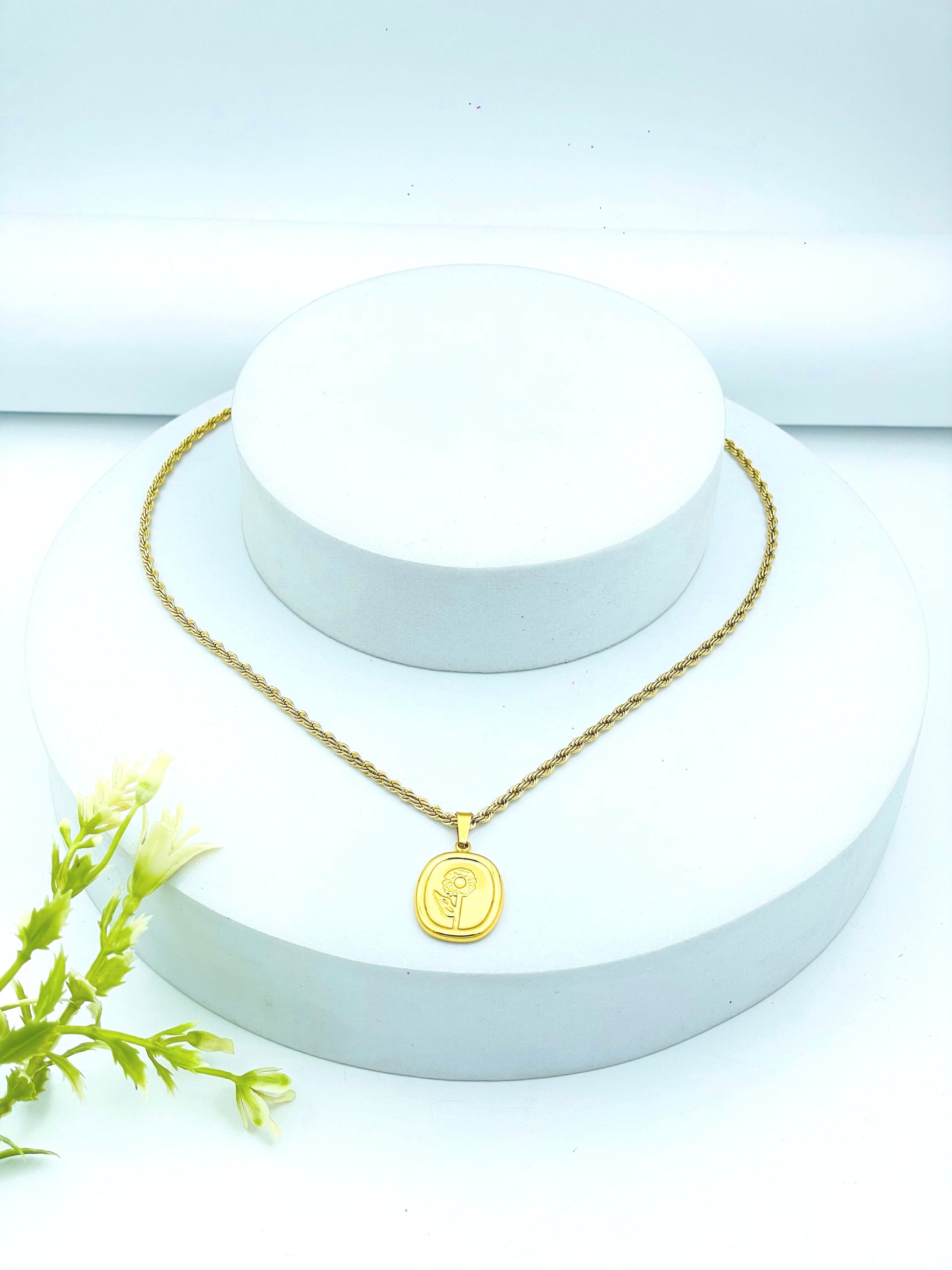 Elegant Gold Coin Pendant Necklace  Timeless Style