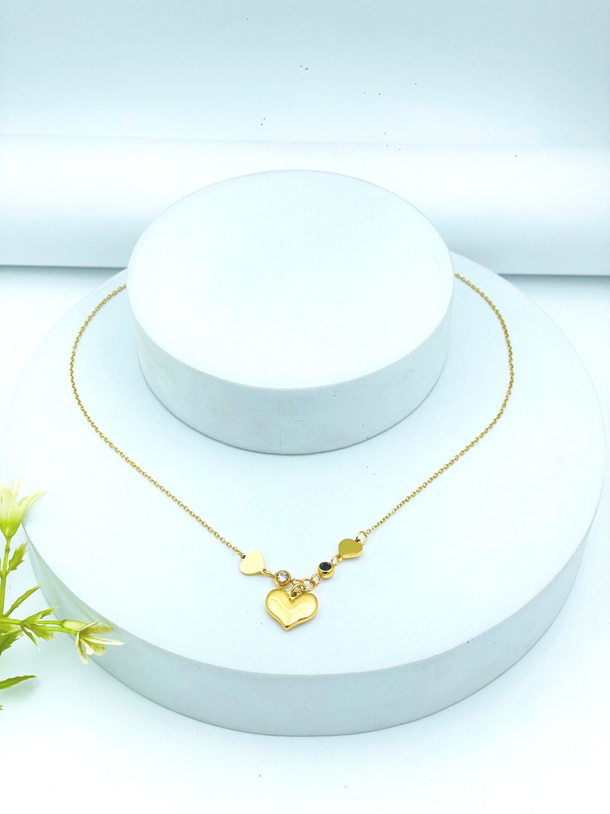 Elegant Gold Heart Pendant Necklace