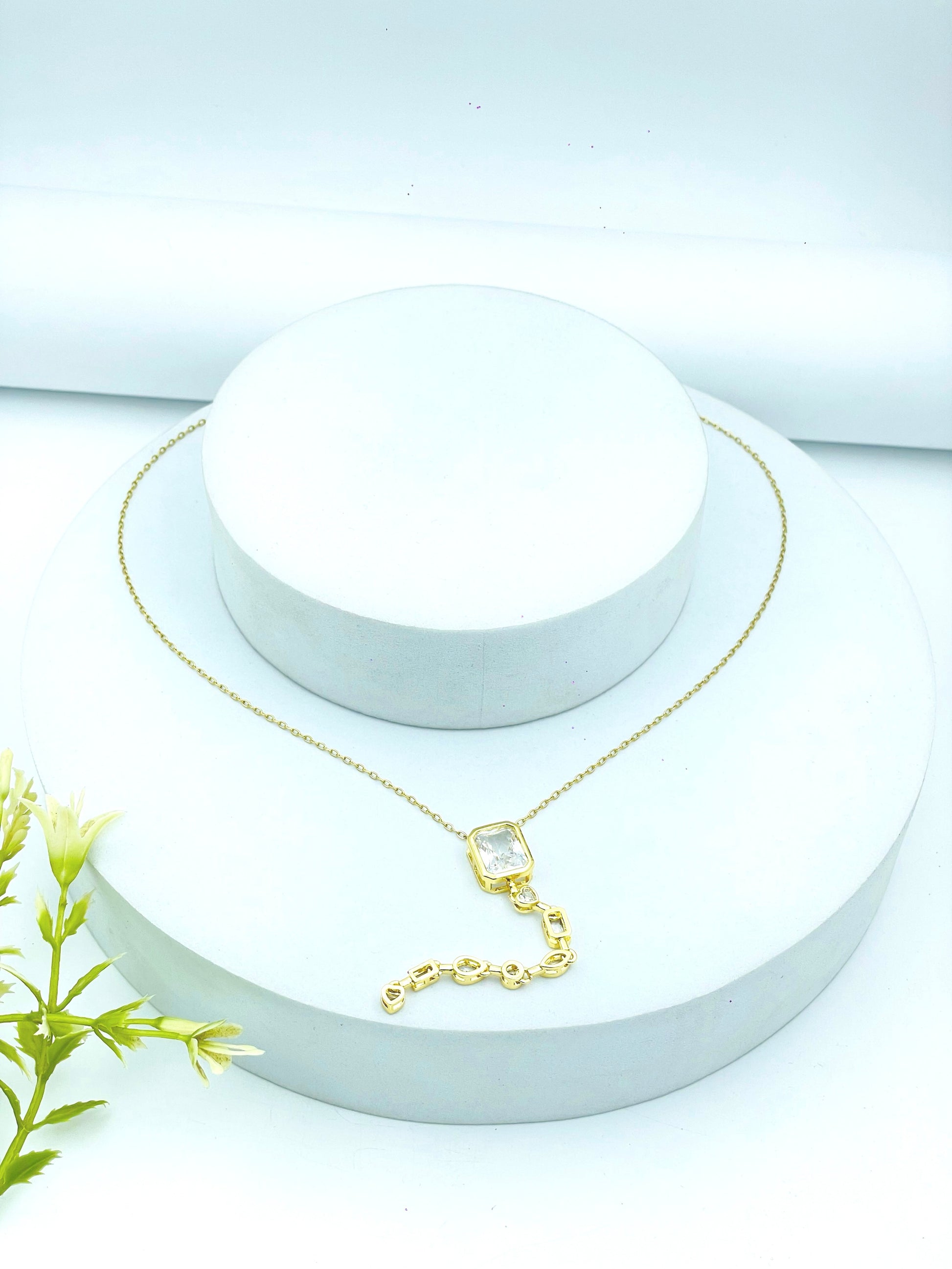 Elegant Gold Chain with Square Gemstone Pendant