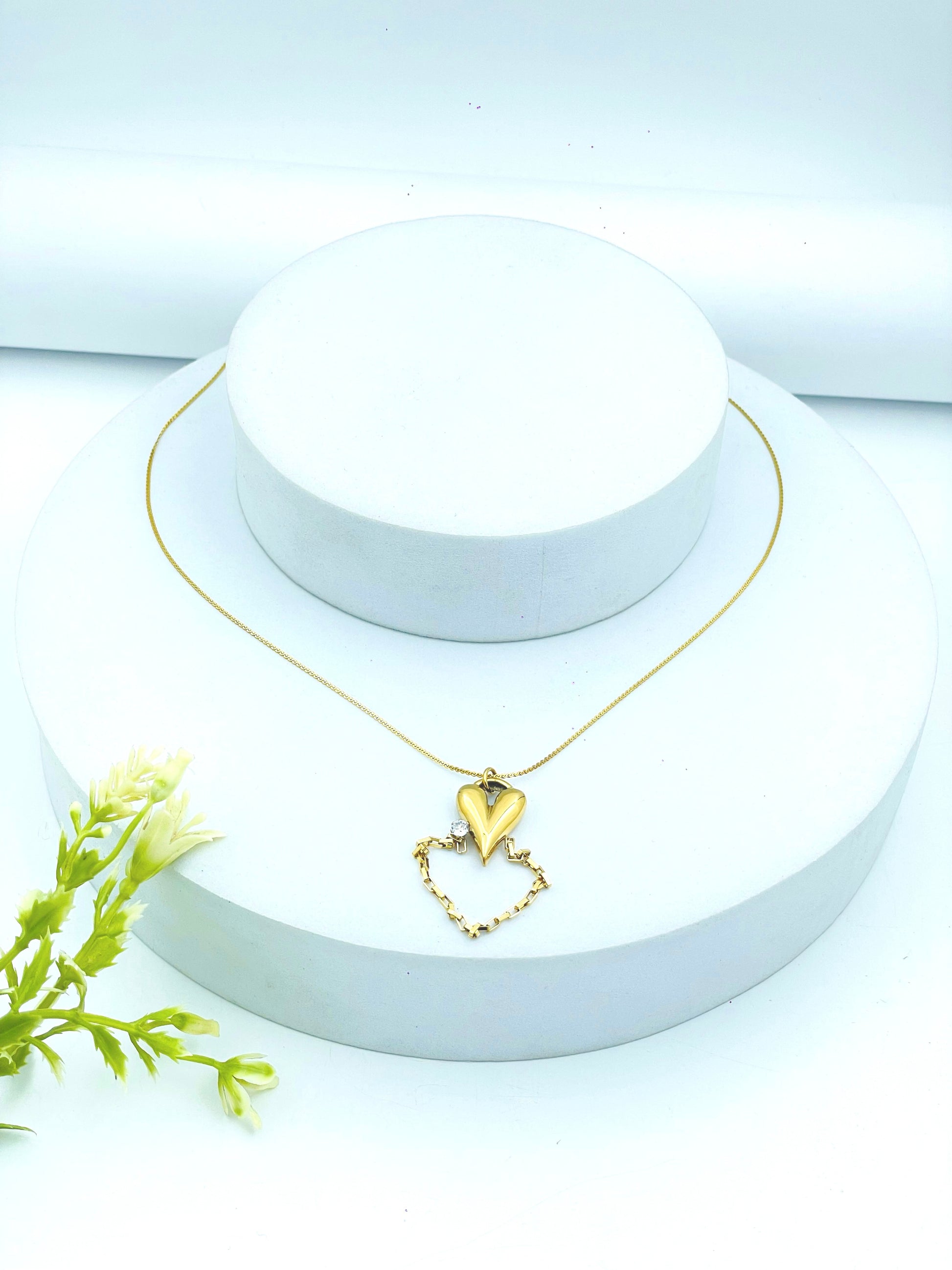 Elegant Gold Heart Pendant Necklace for Women