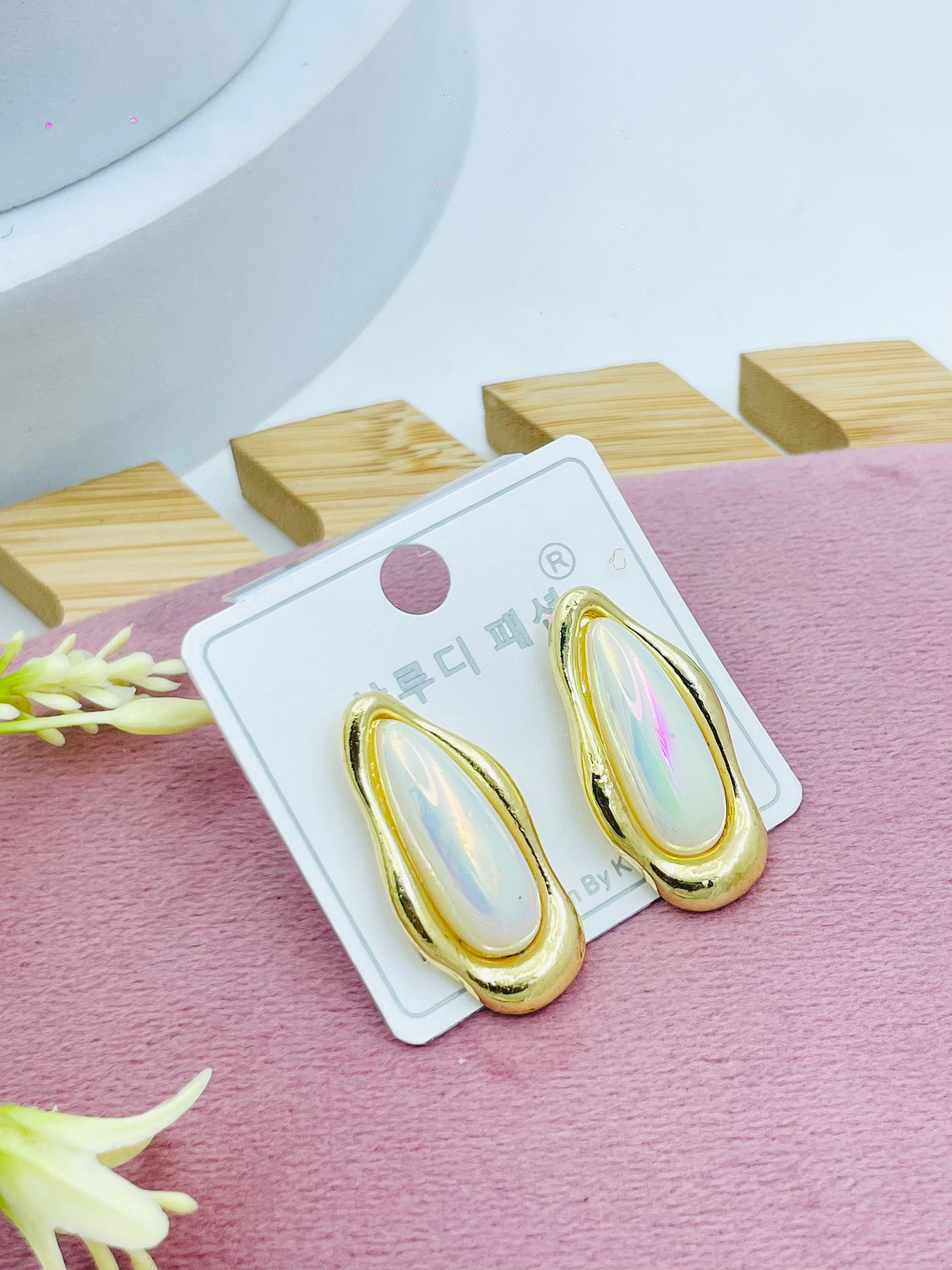 Elegant Gold Opal Earrings  Fashion Jewelry