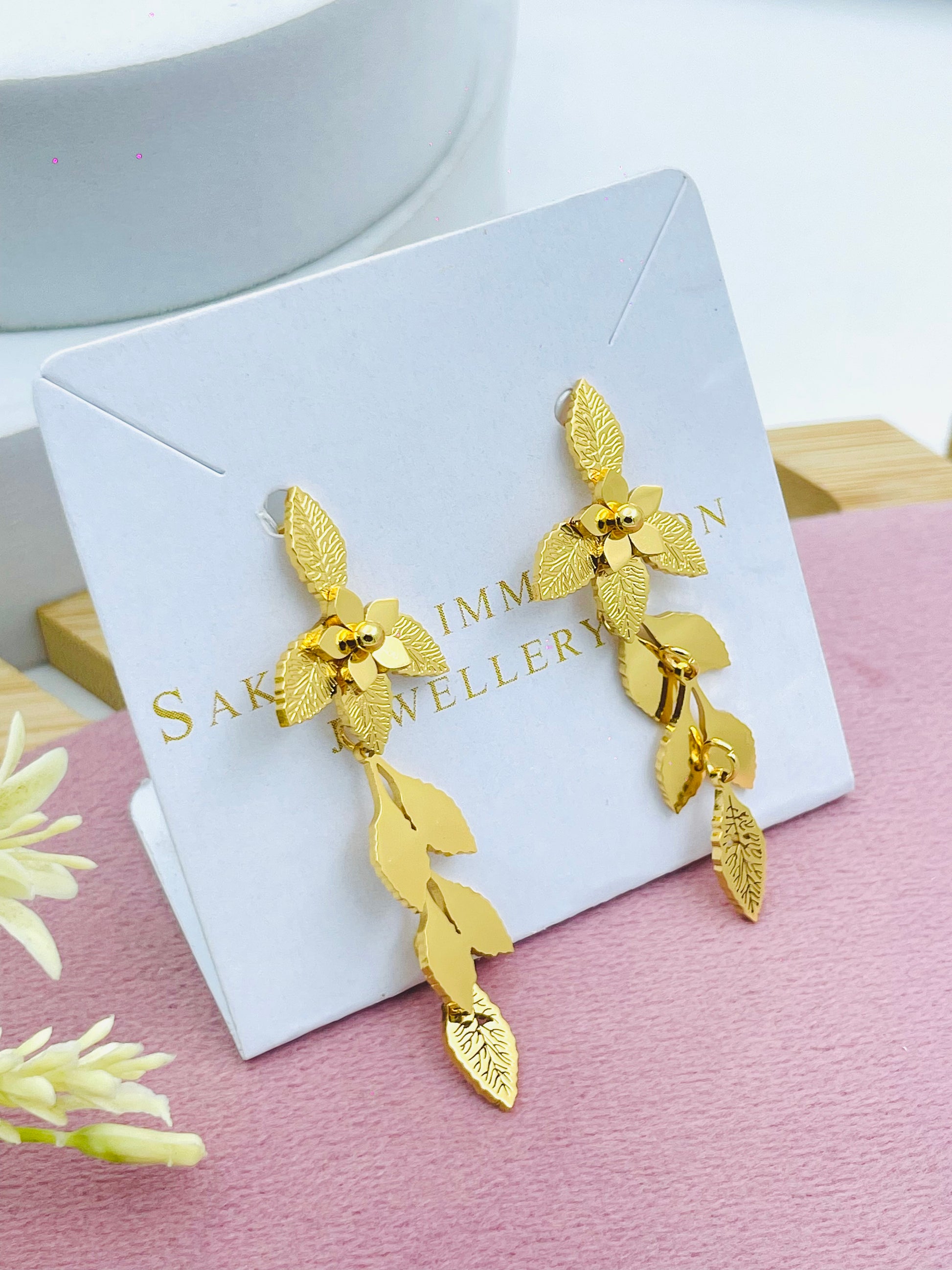 Elegant Golden Leaf Drop Earrings