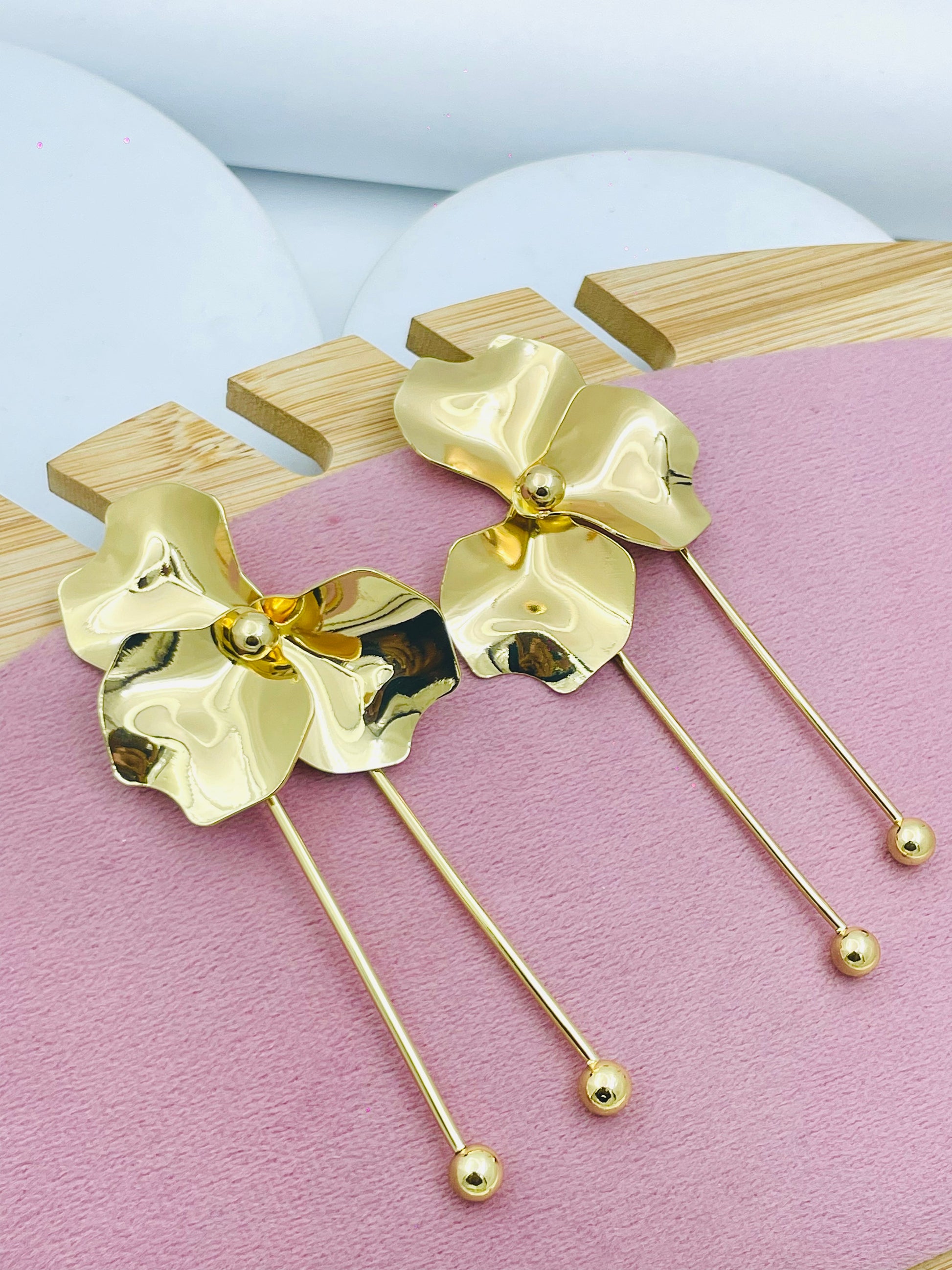 Elegant Gold Flower Drop Earrings