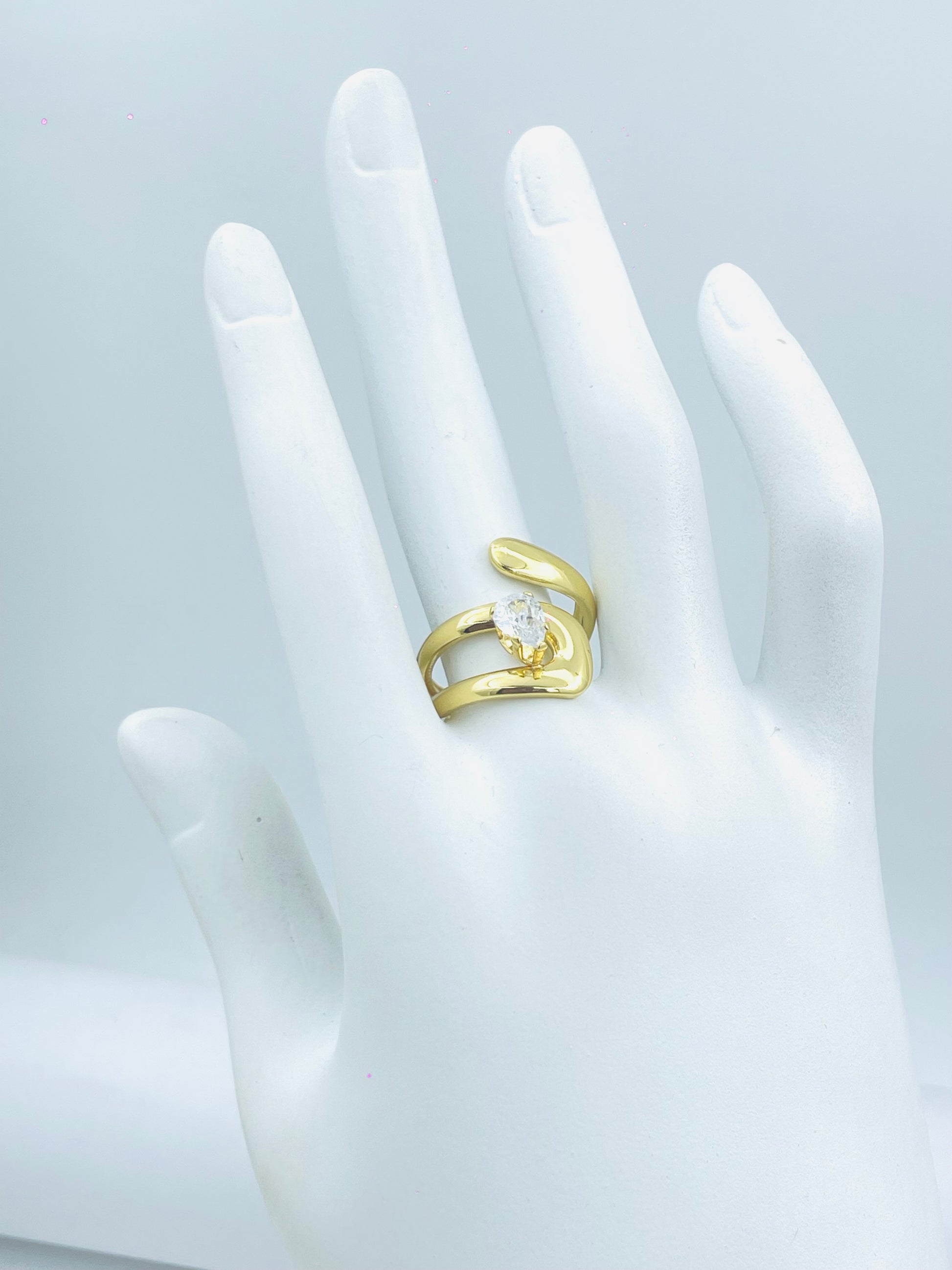 Elegant Gold Open Band Ring with Diamond Accent