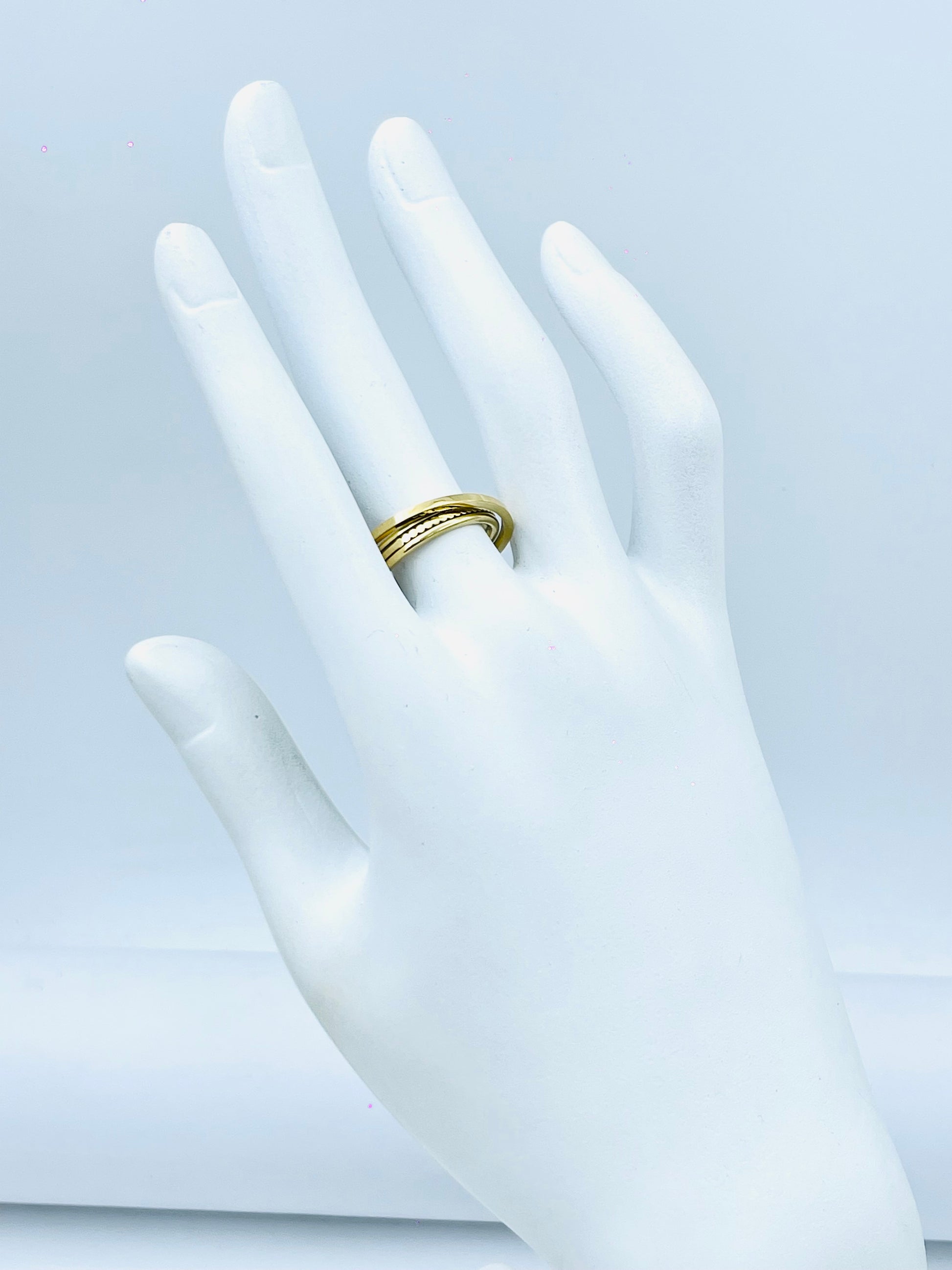 Elegant Gold Band Ring  Timeless Jewelry