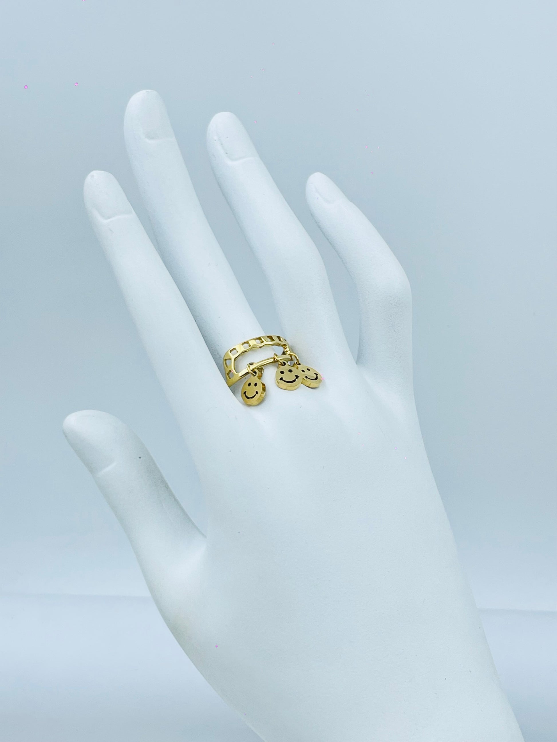 Trendy Gold Smiley Face Charm Ring