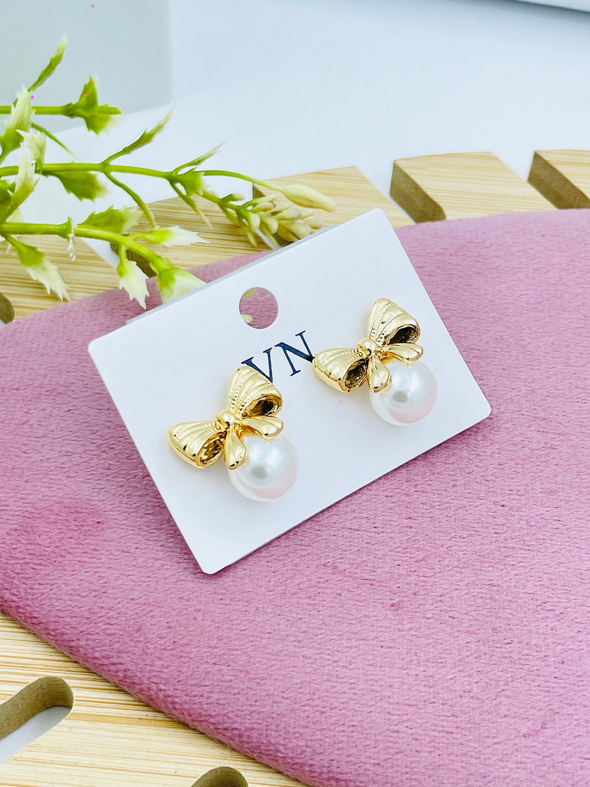 Elegant Gold Bow Pearl Stud Earrings