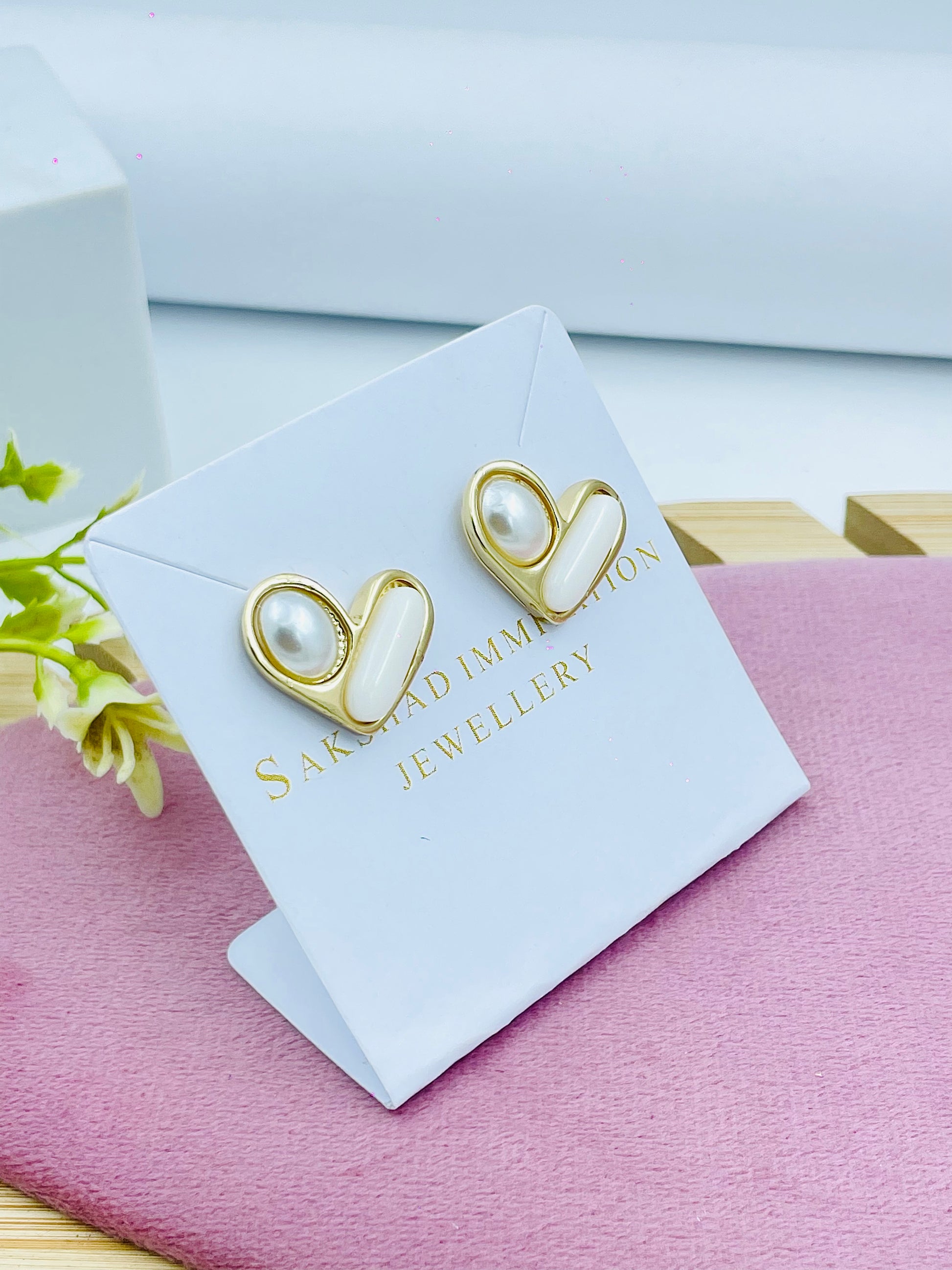 Elegant Gold Heart Pearl Earrings
