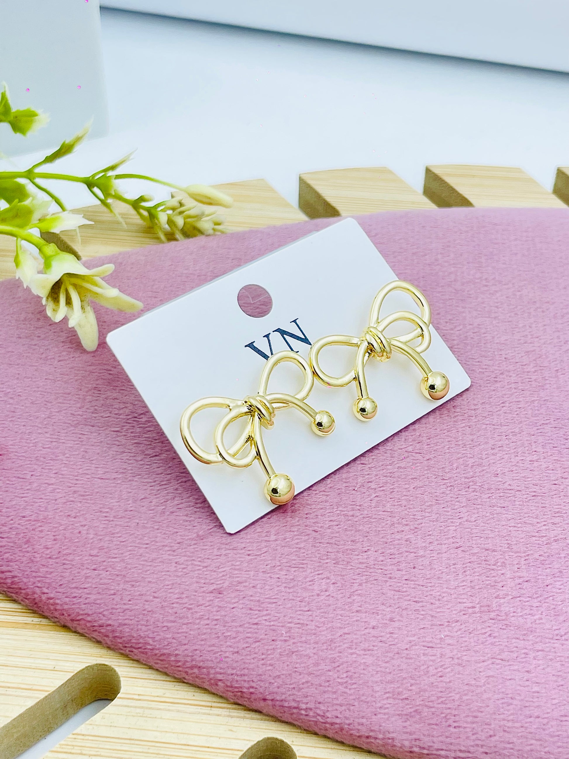 Elegant Gold Bow Knot Earrings