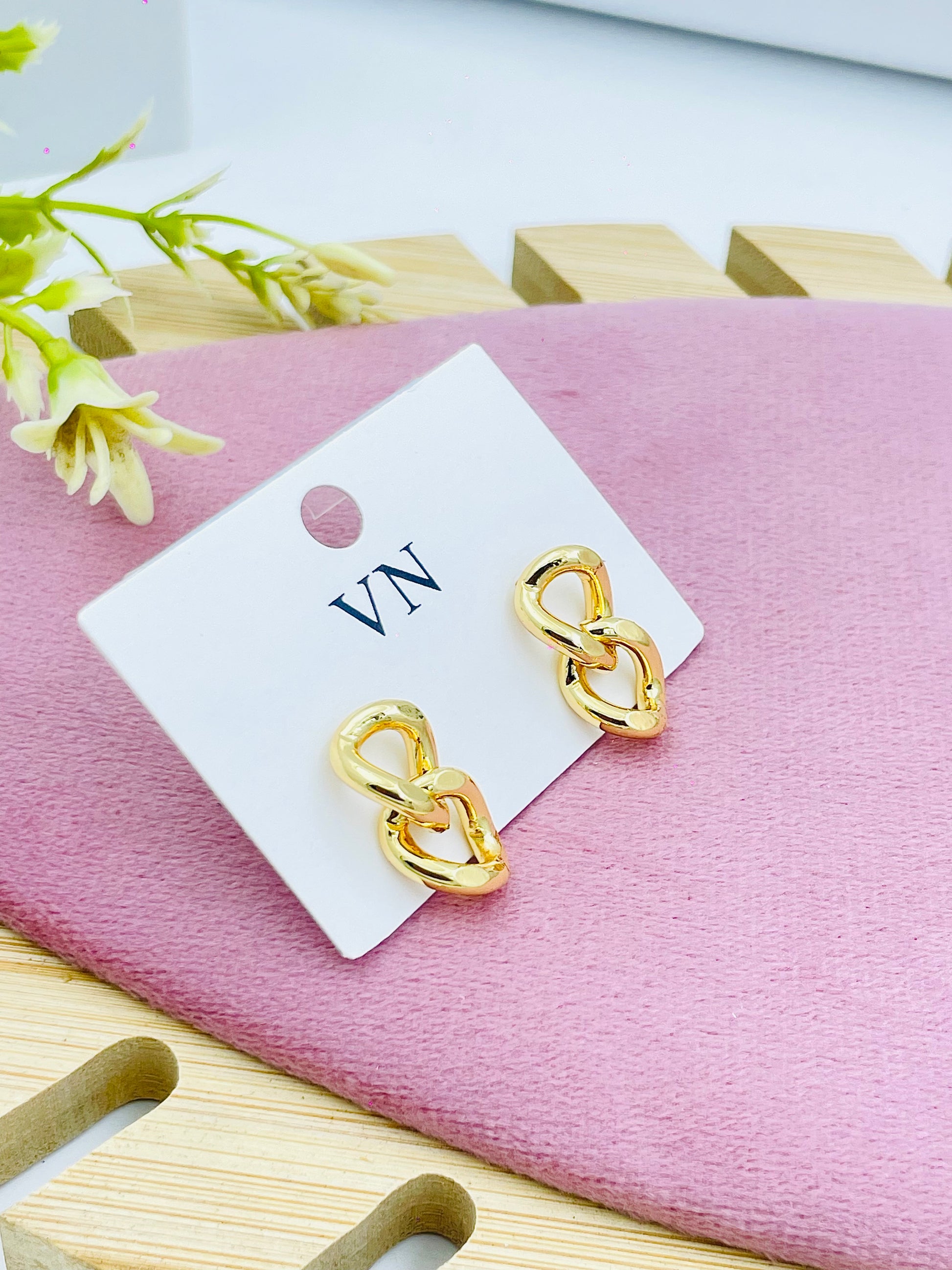Elegant Gold Interlinked Hearts Earrings