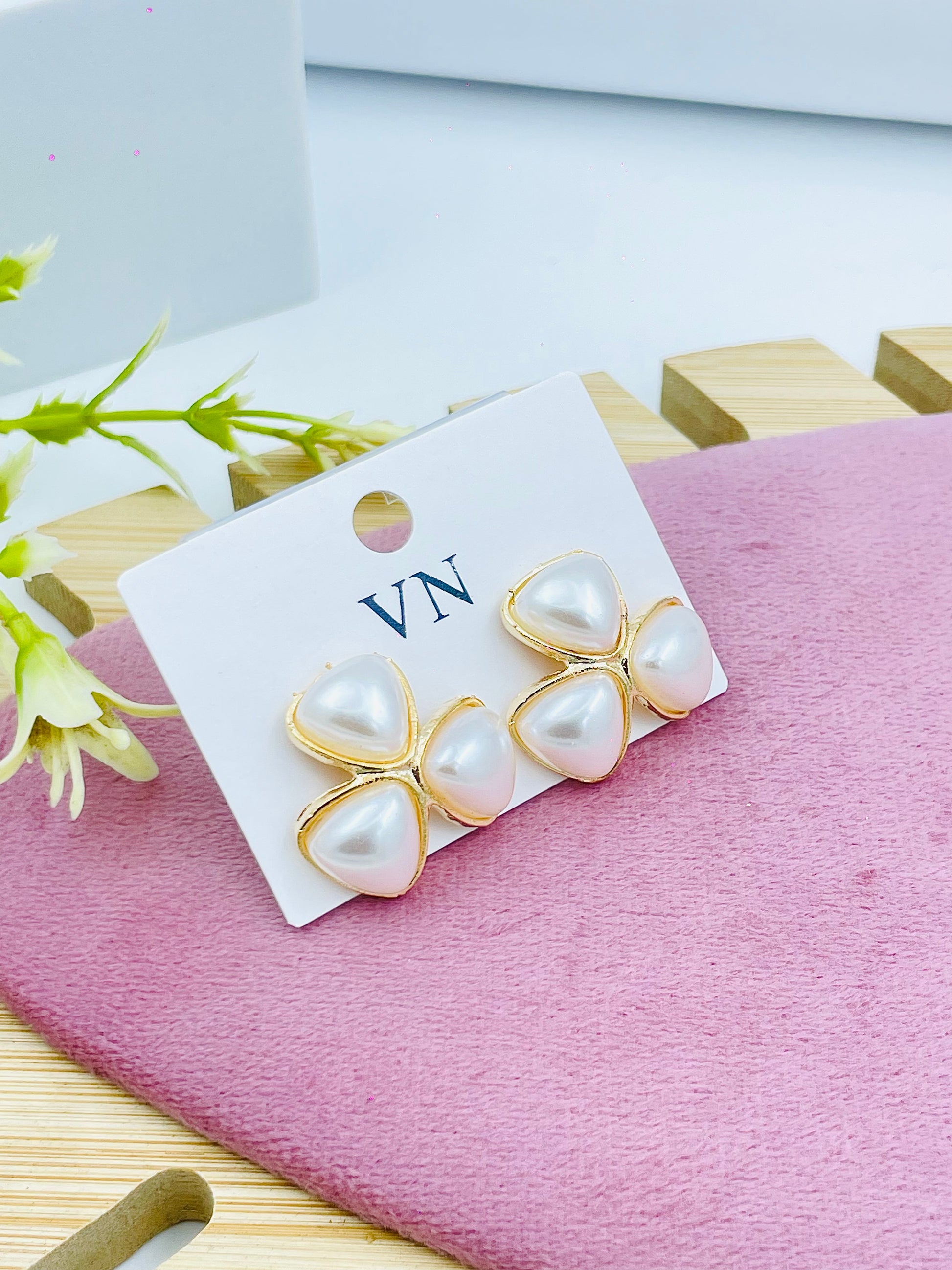 Elegant Gold Pearl Drop Earrings