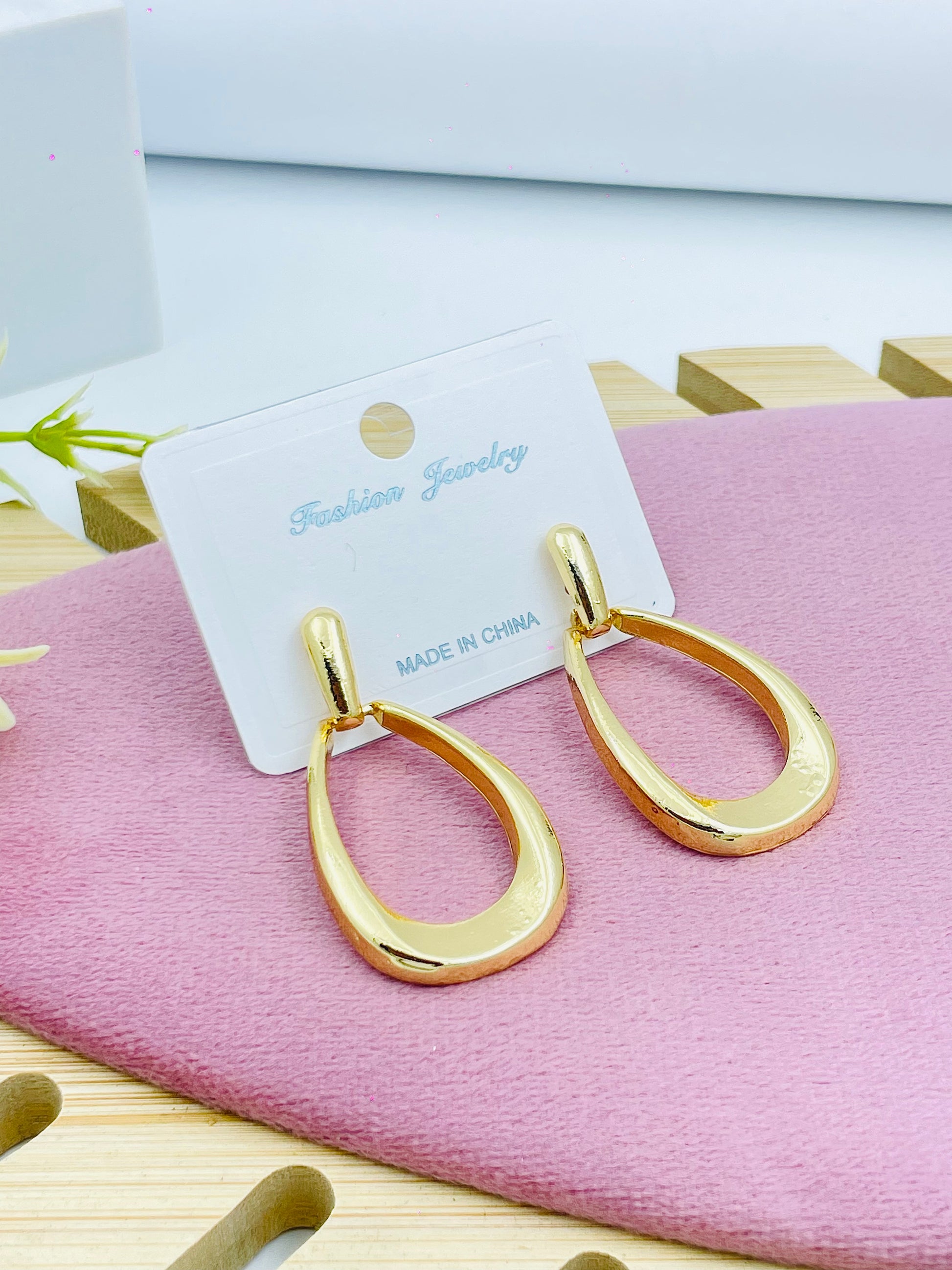 Elegant Gold Tone Teardrop Earrings