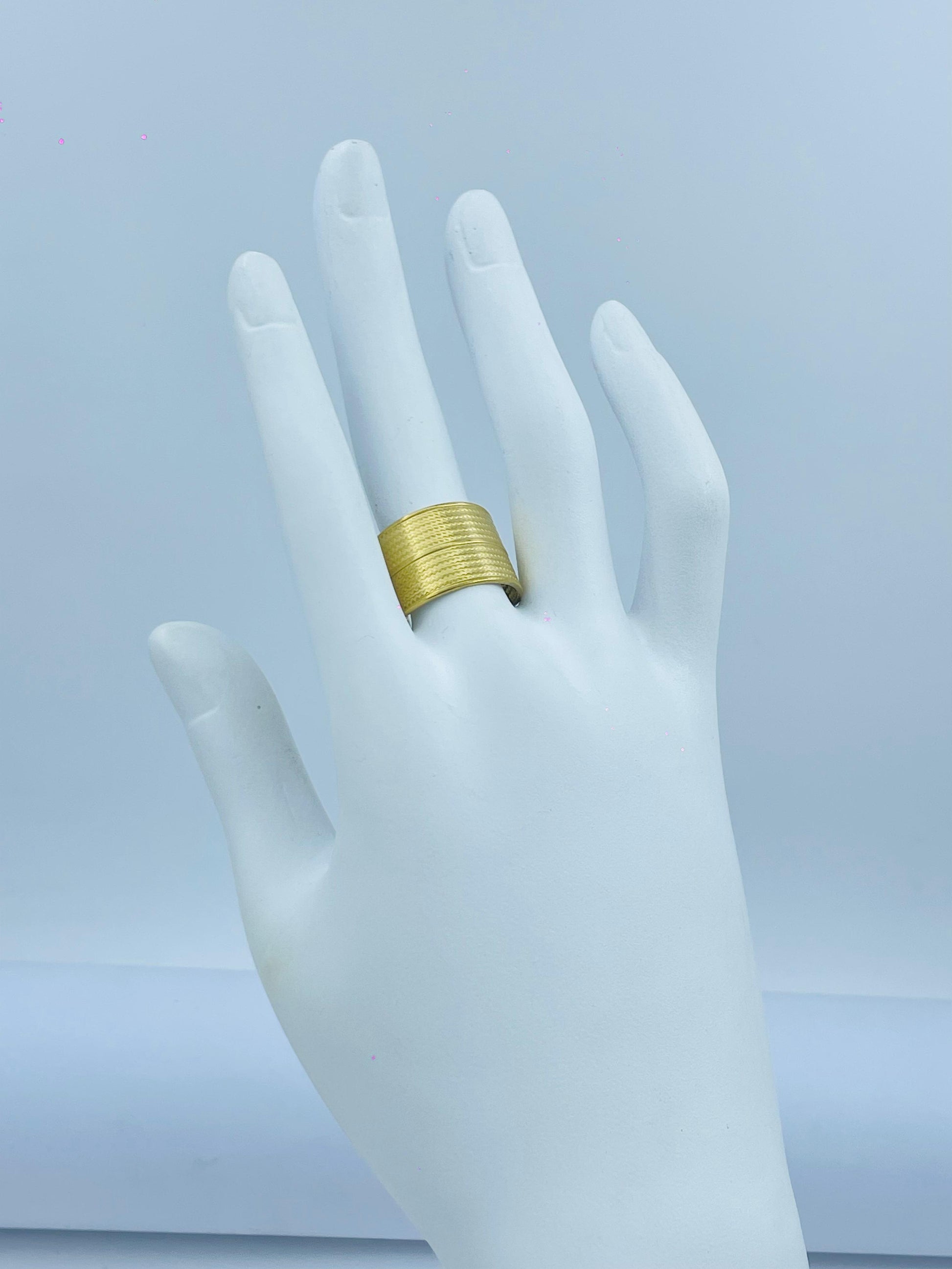Bold Textured Gold-Tone Statement Ring – Modern & Minimalist